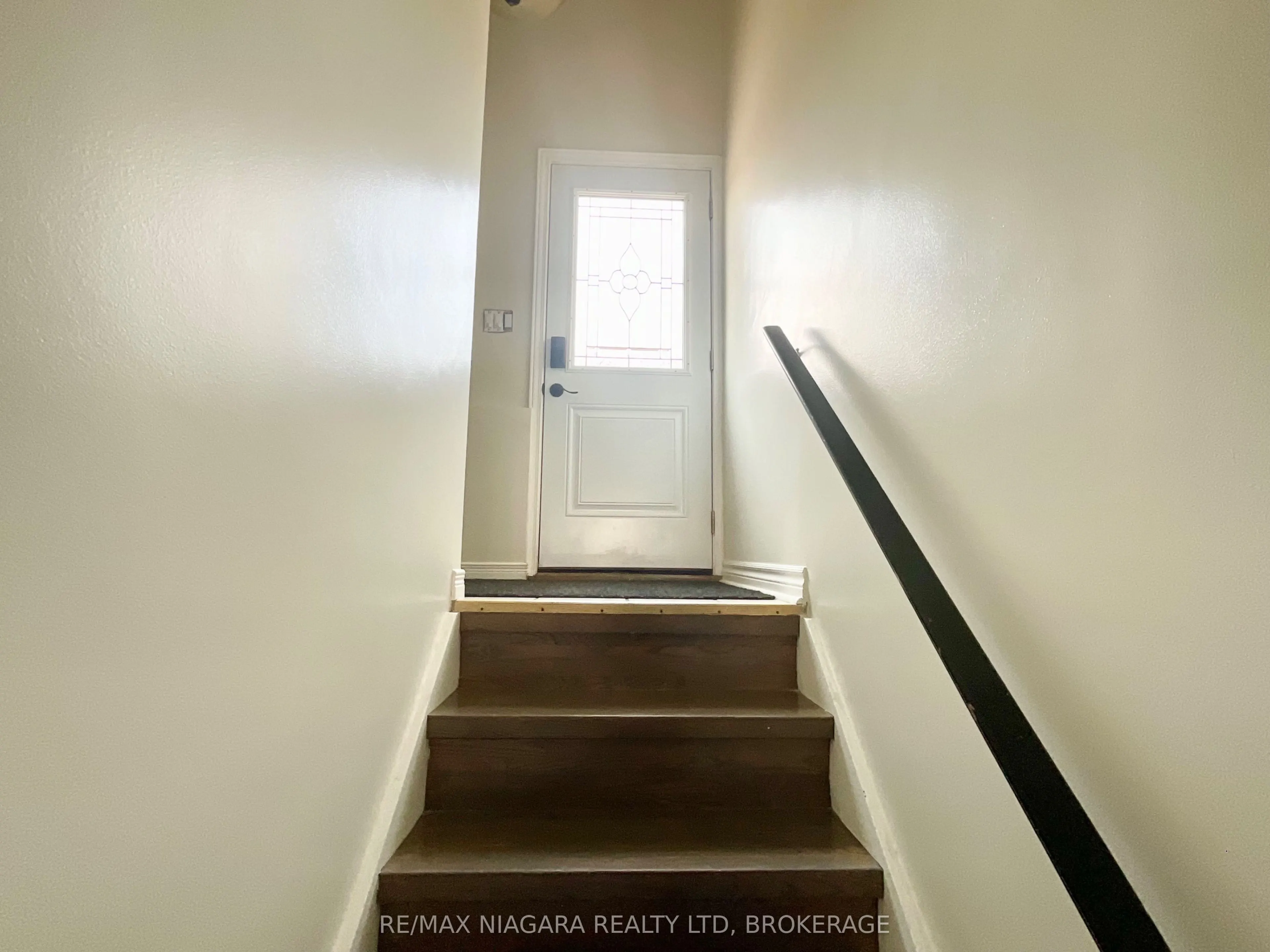 136 CLARKE Street, #Lower