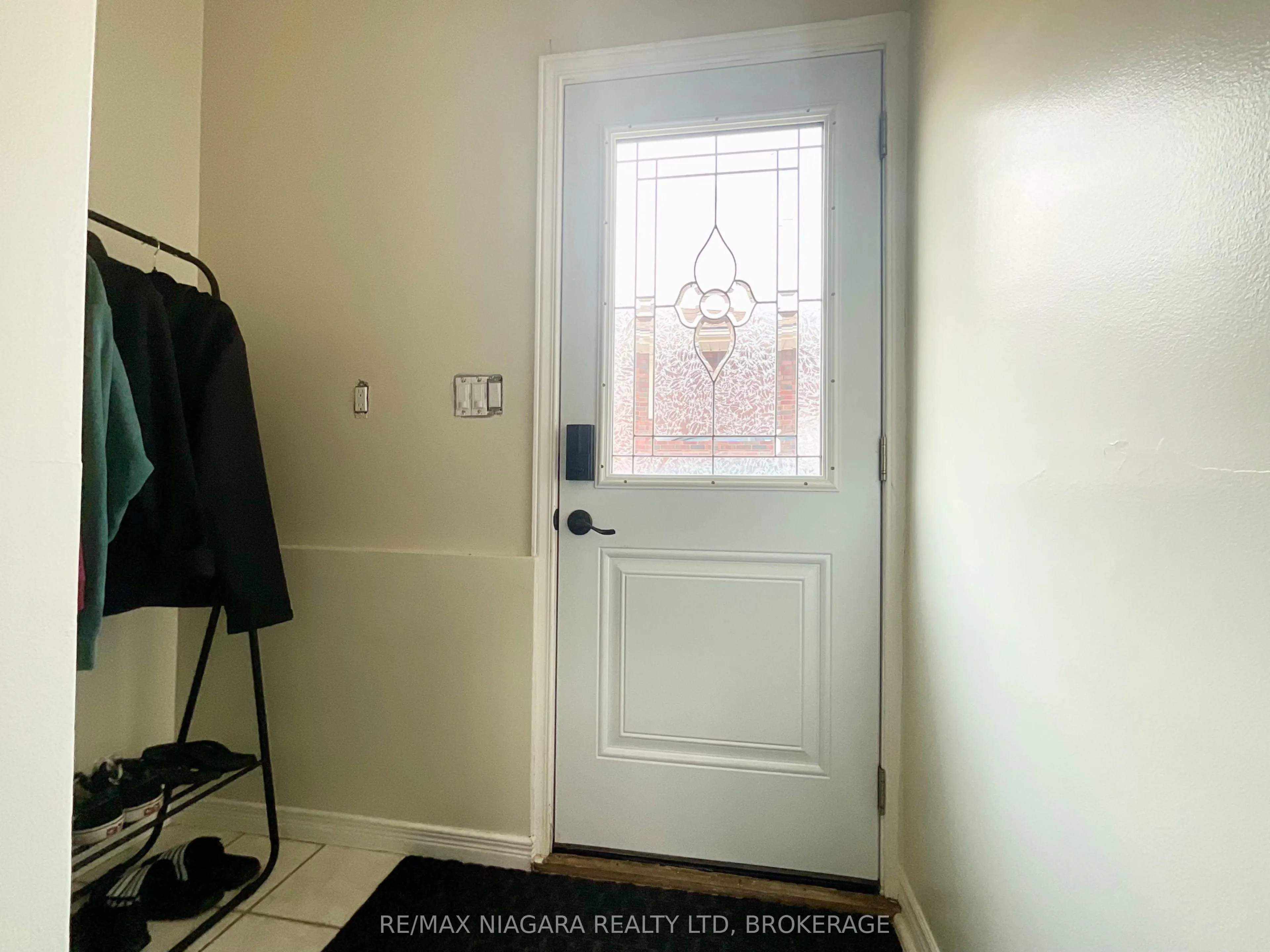 136 CLARKE Street, #Lower