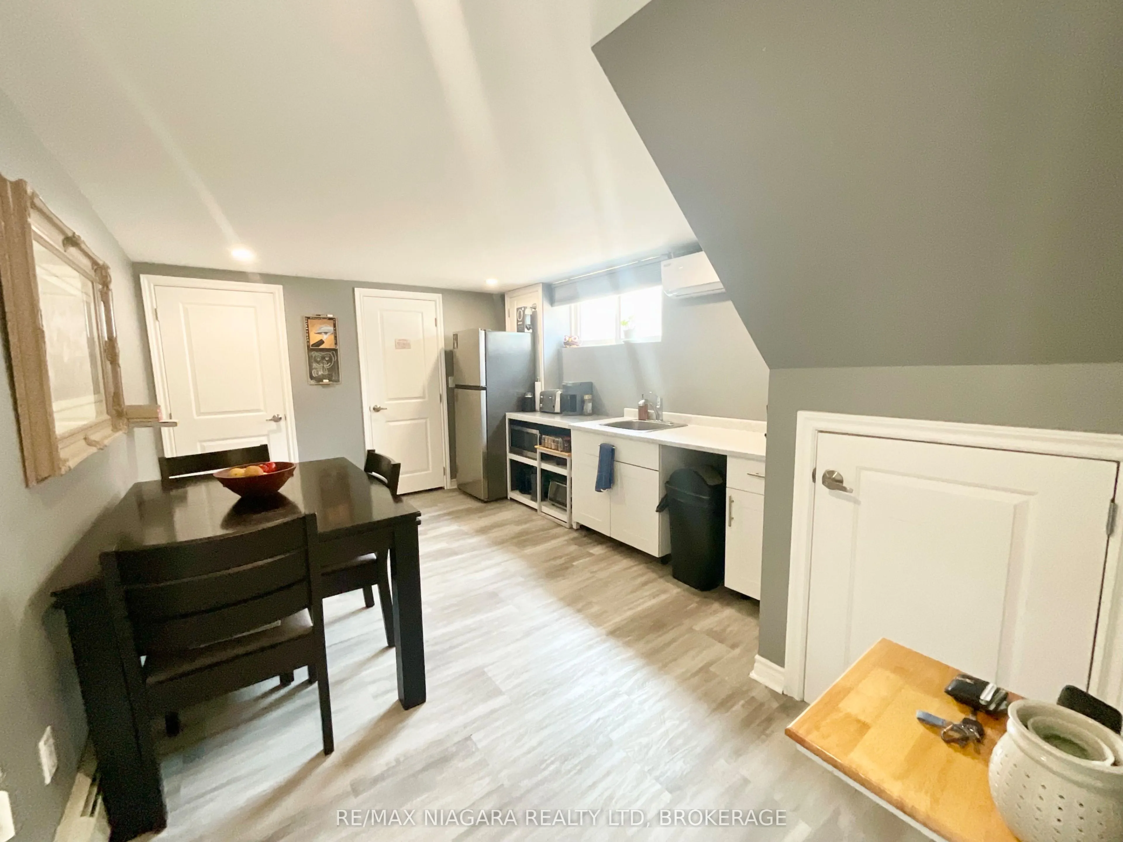 136 CLARKE Street, #Lower