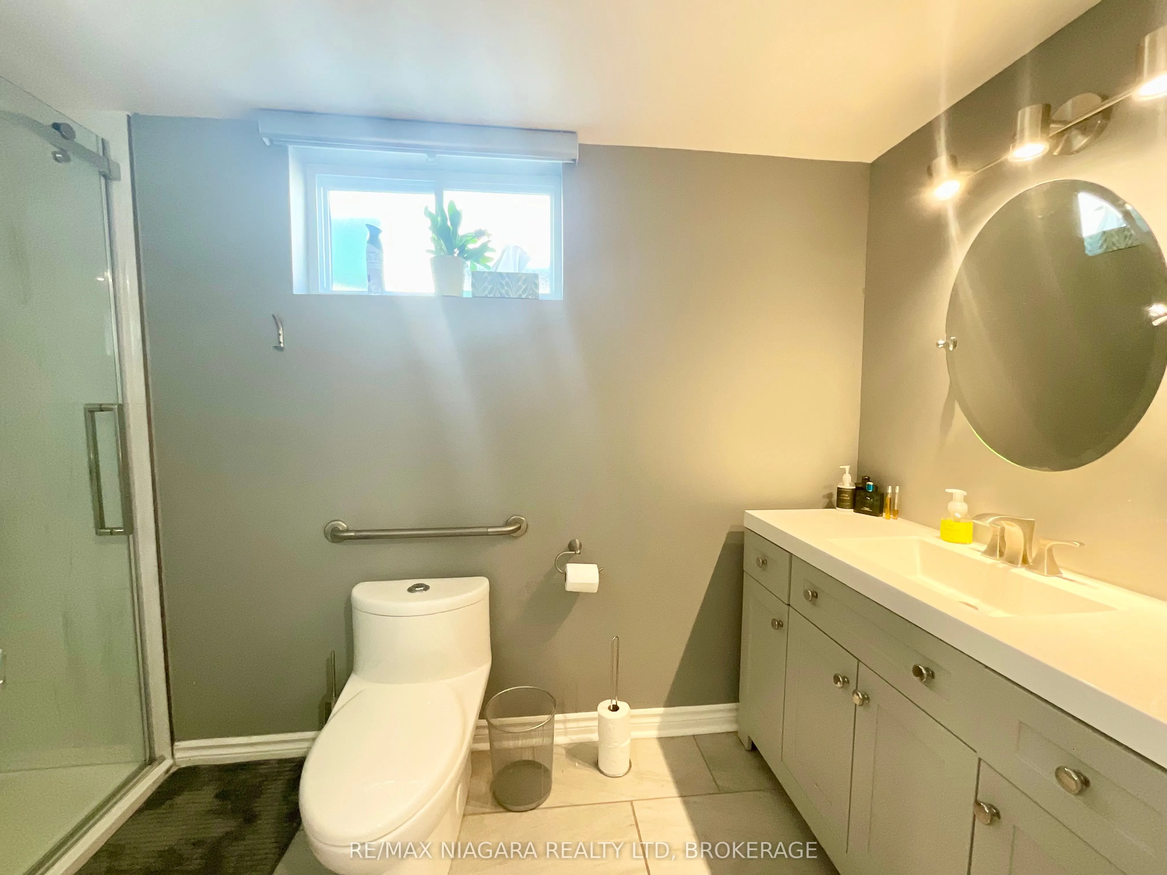 136 CLARKE Street, #Lower