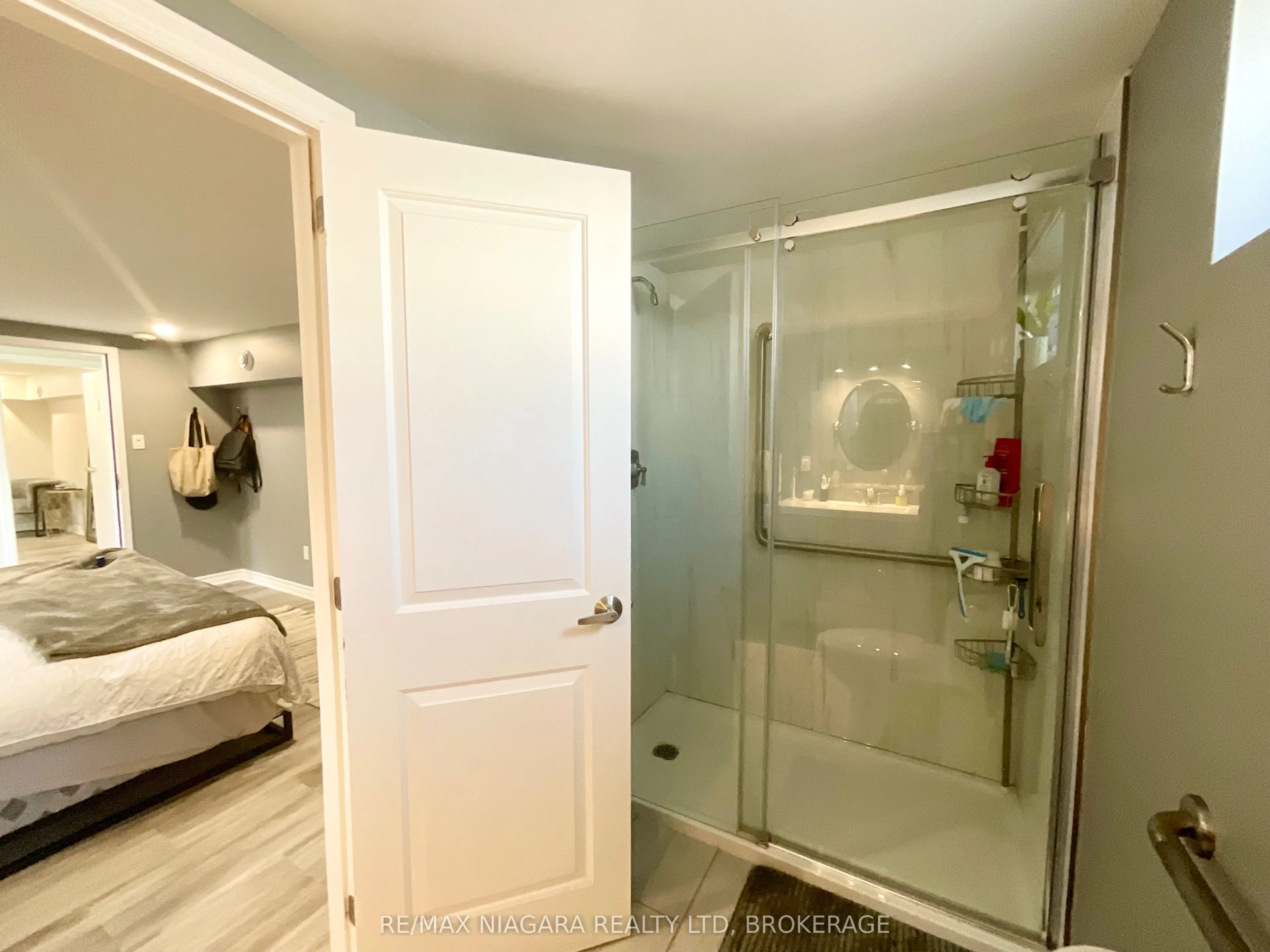 136 CLARKE Street, #Lower