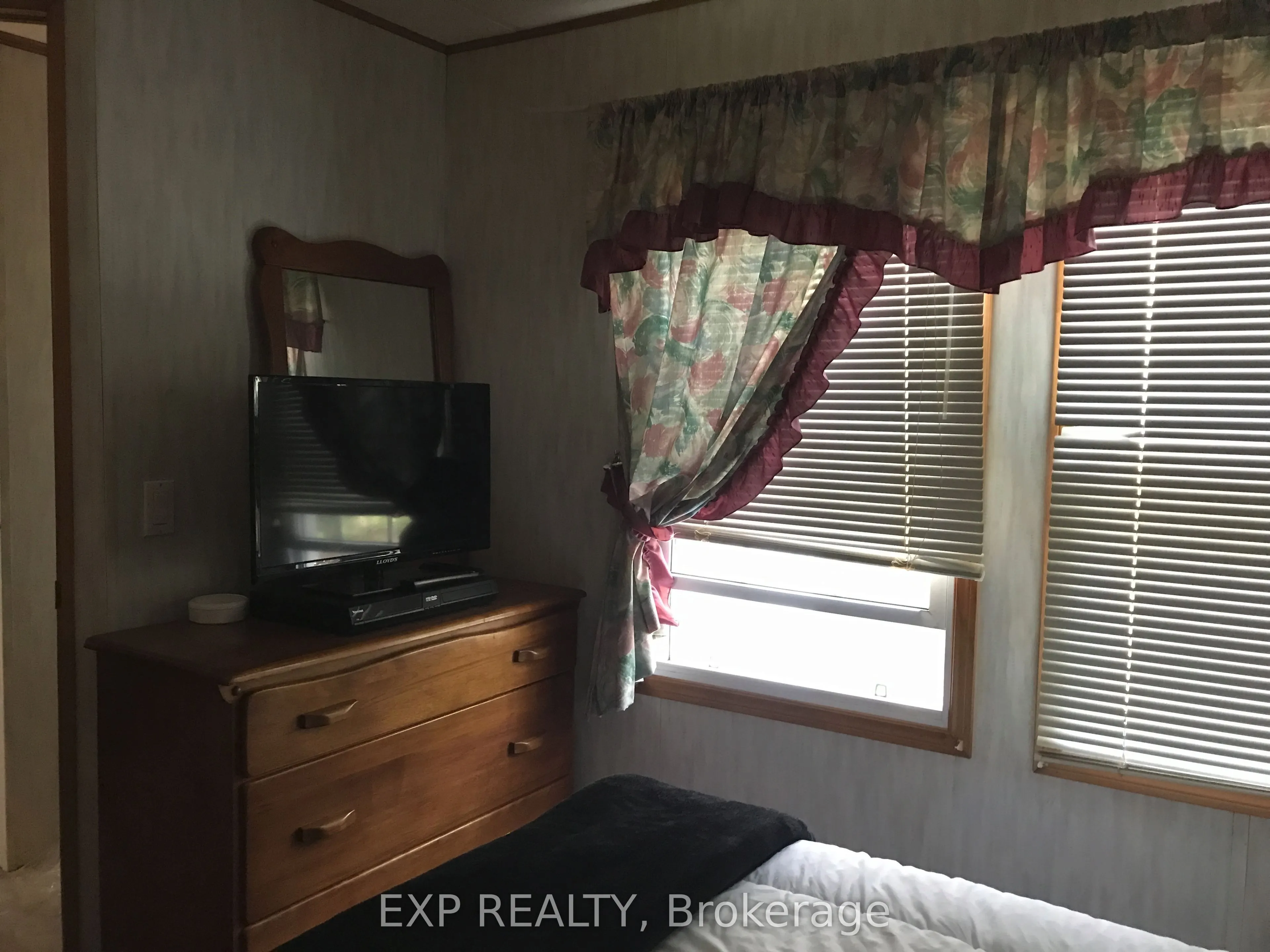 2186 Salerno Lake Road