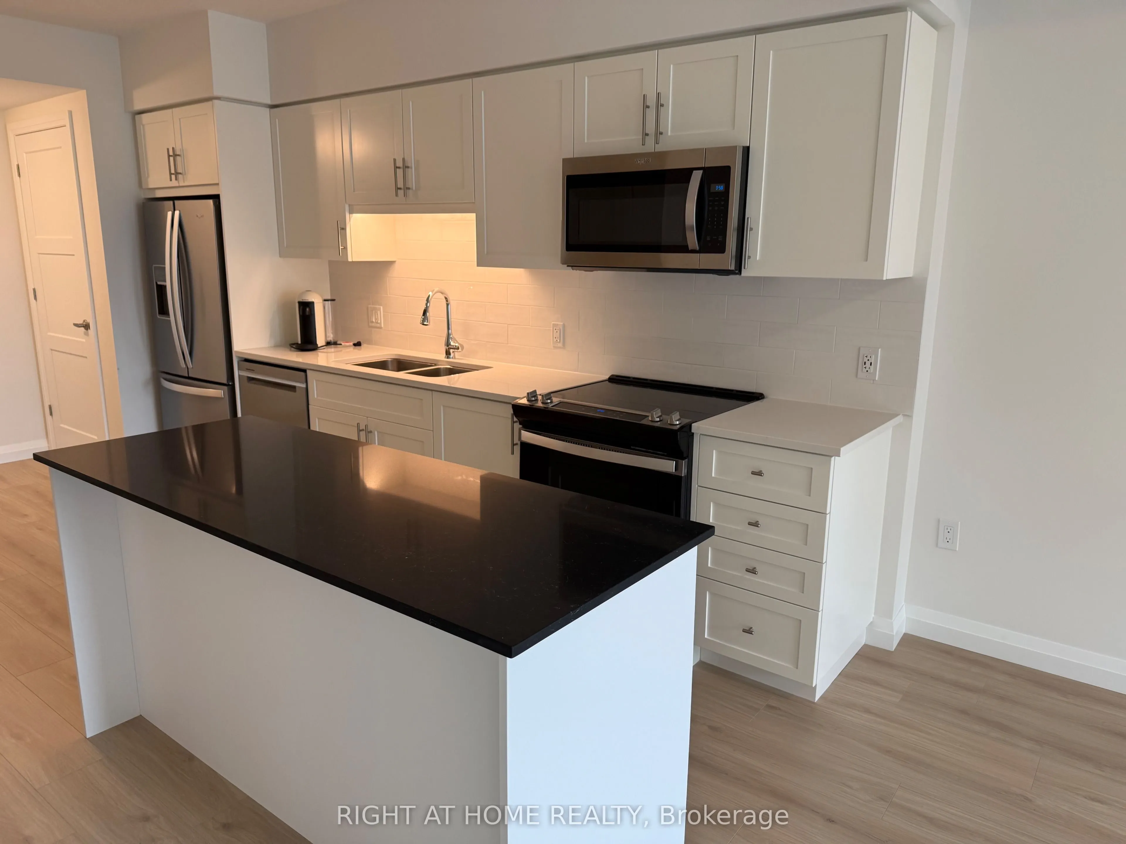93 arthur Street, #808