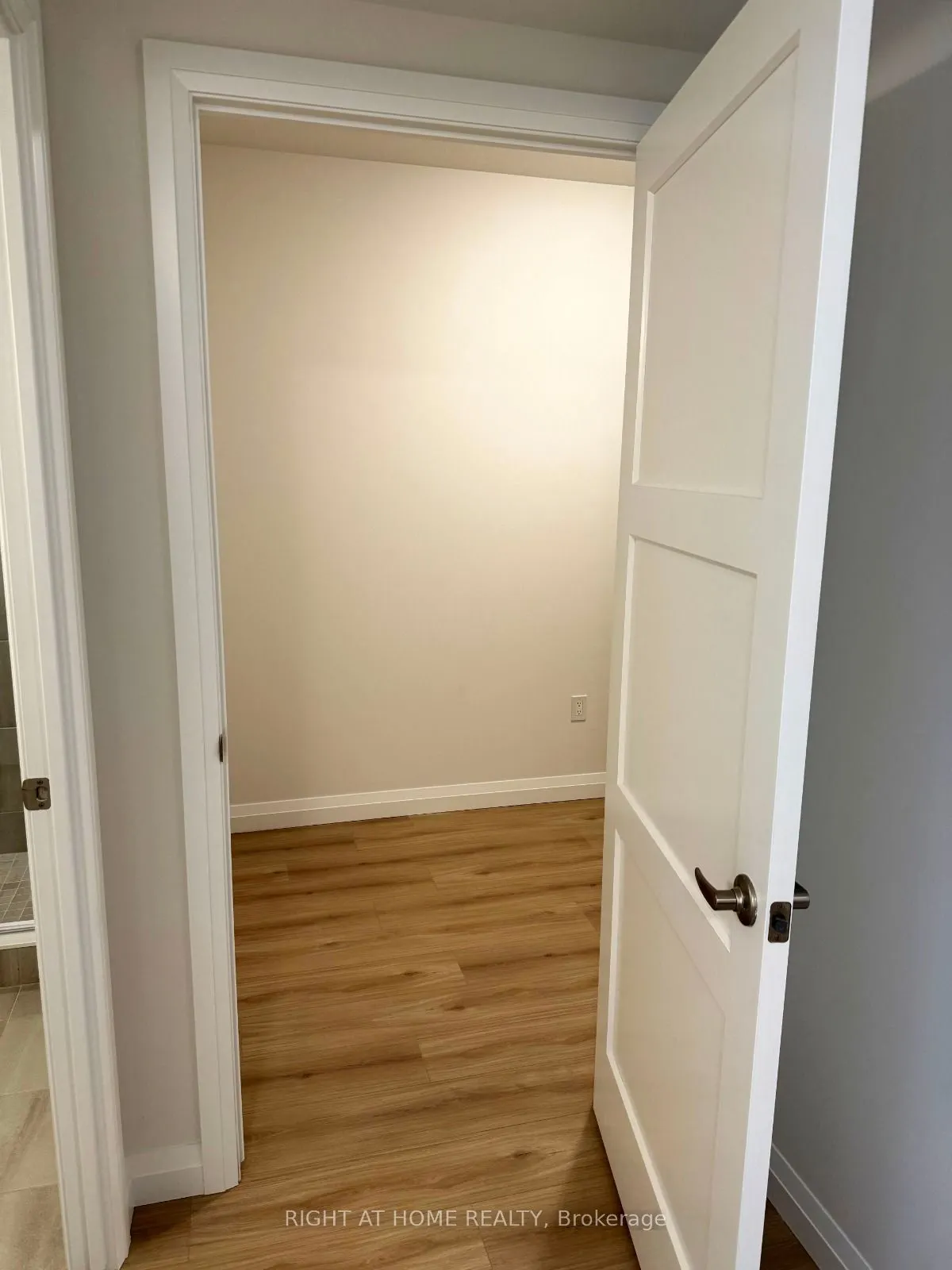 93 arthur Street, #808