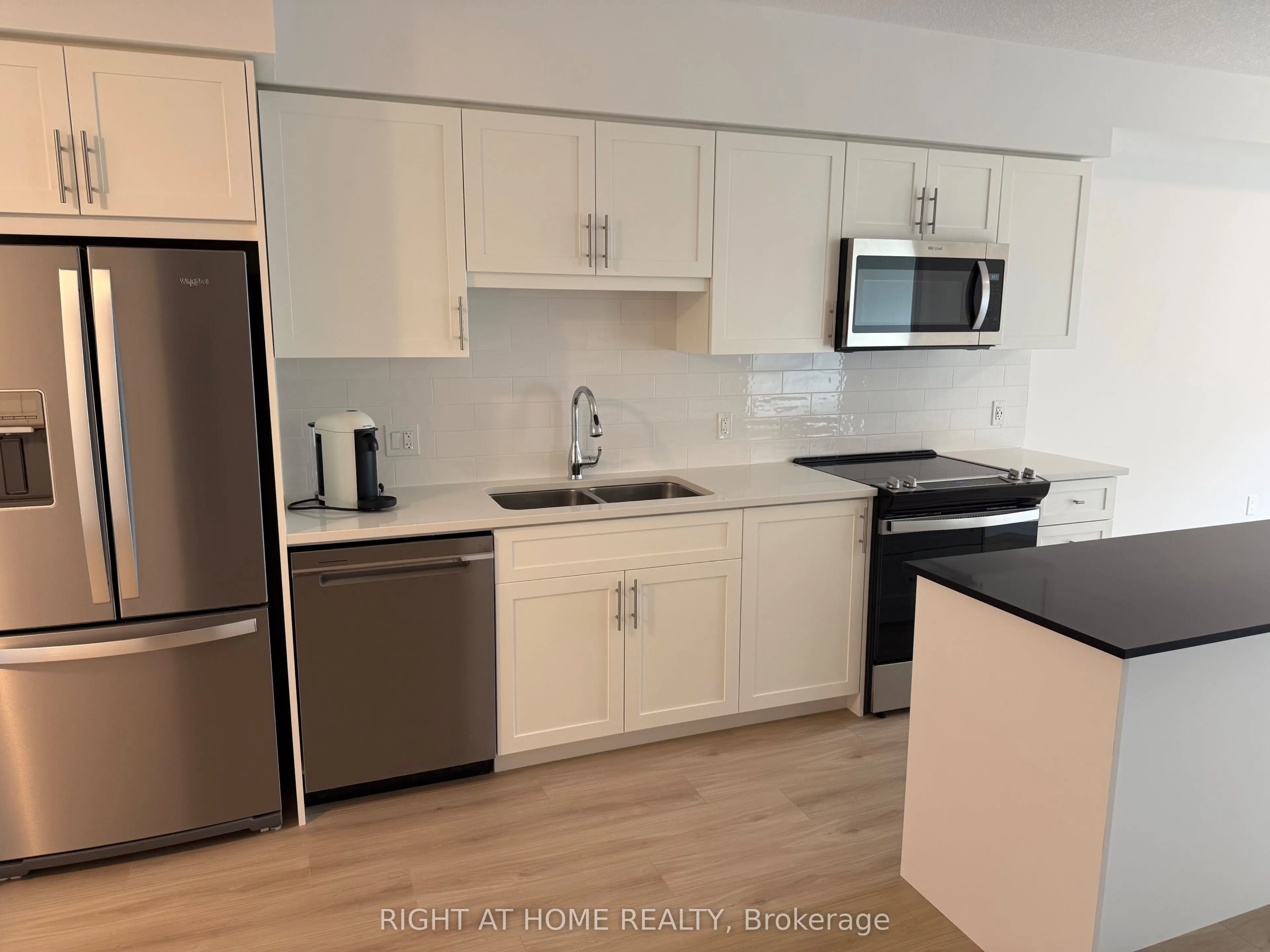 93 arthur Street, #808