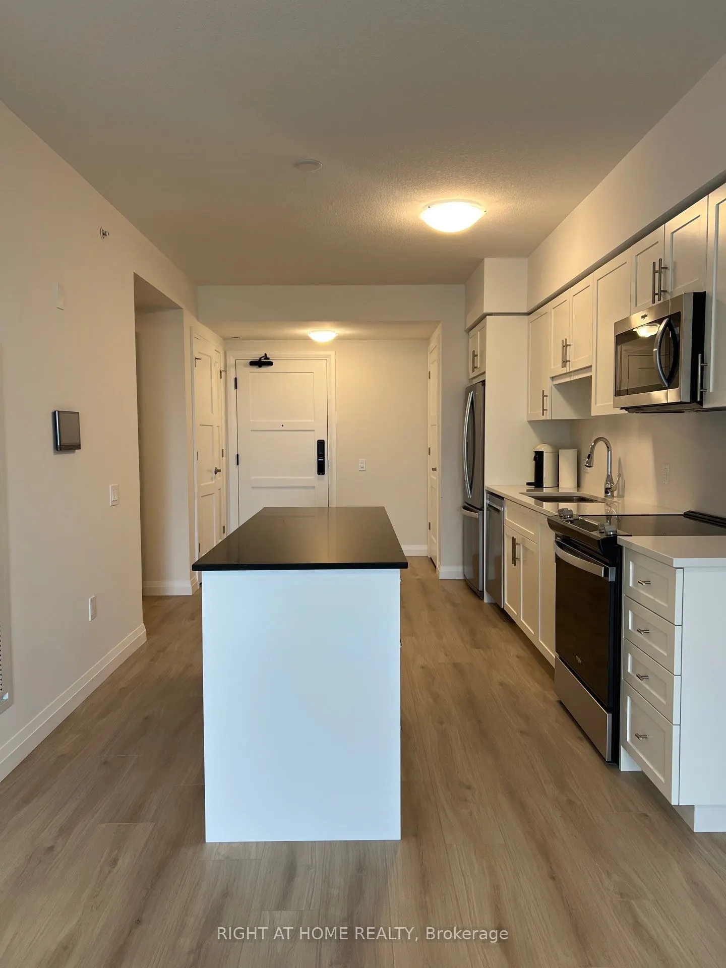 93 arthur Street, #808