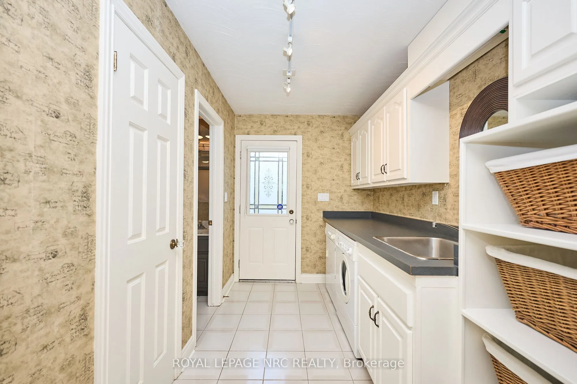 14 SHORTHILL Place