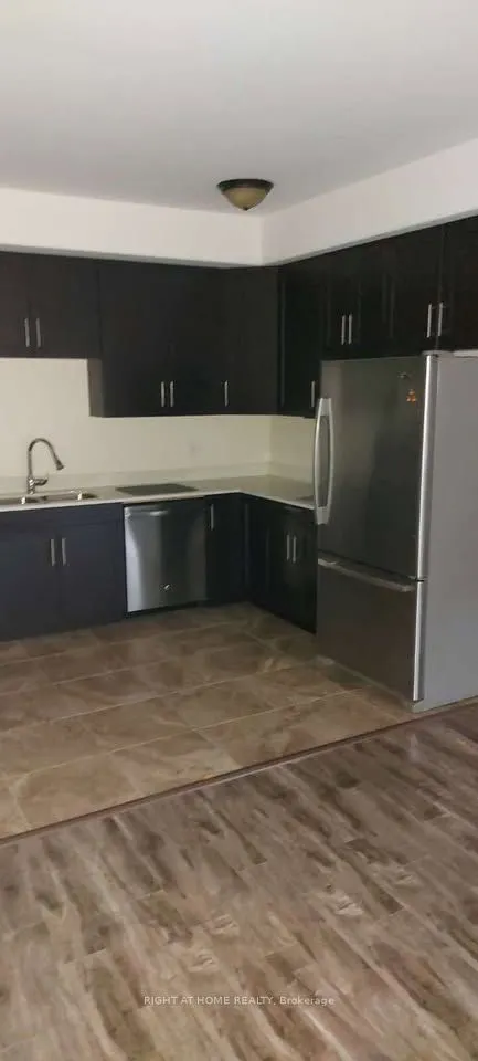 870 Howard Avenue, #2