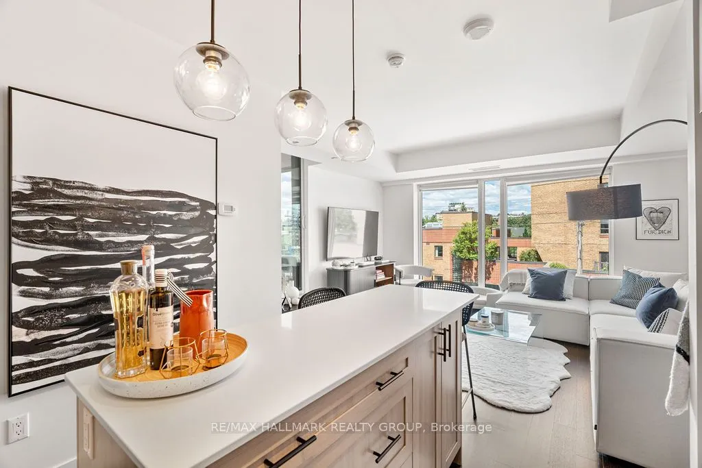 411 Mackay Street, #401
