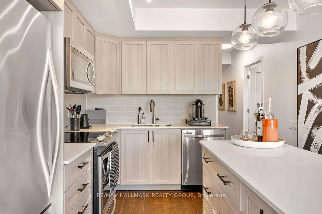 411 Mackay Street, #401