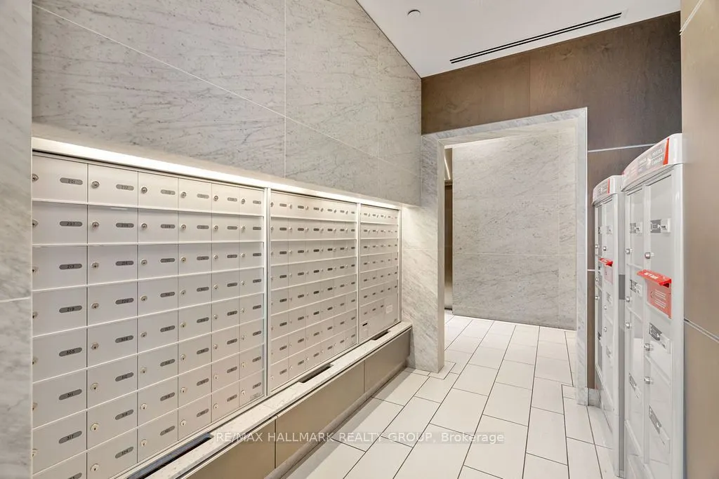 411 Mackay Street, #401