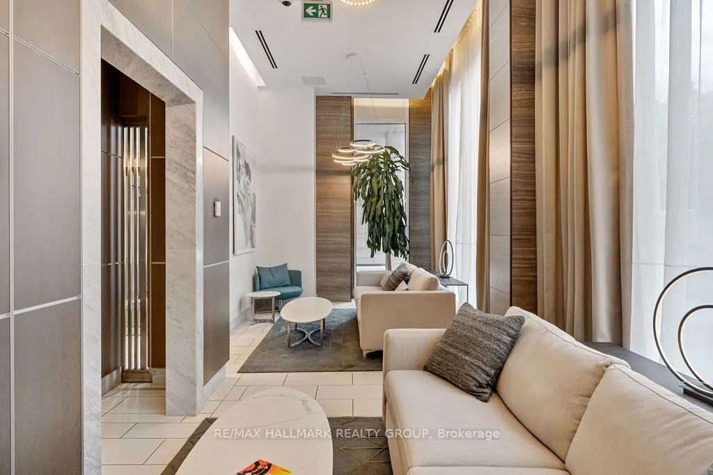 411 Mackay Street, #401