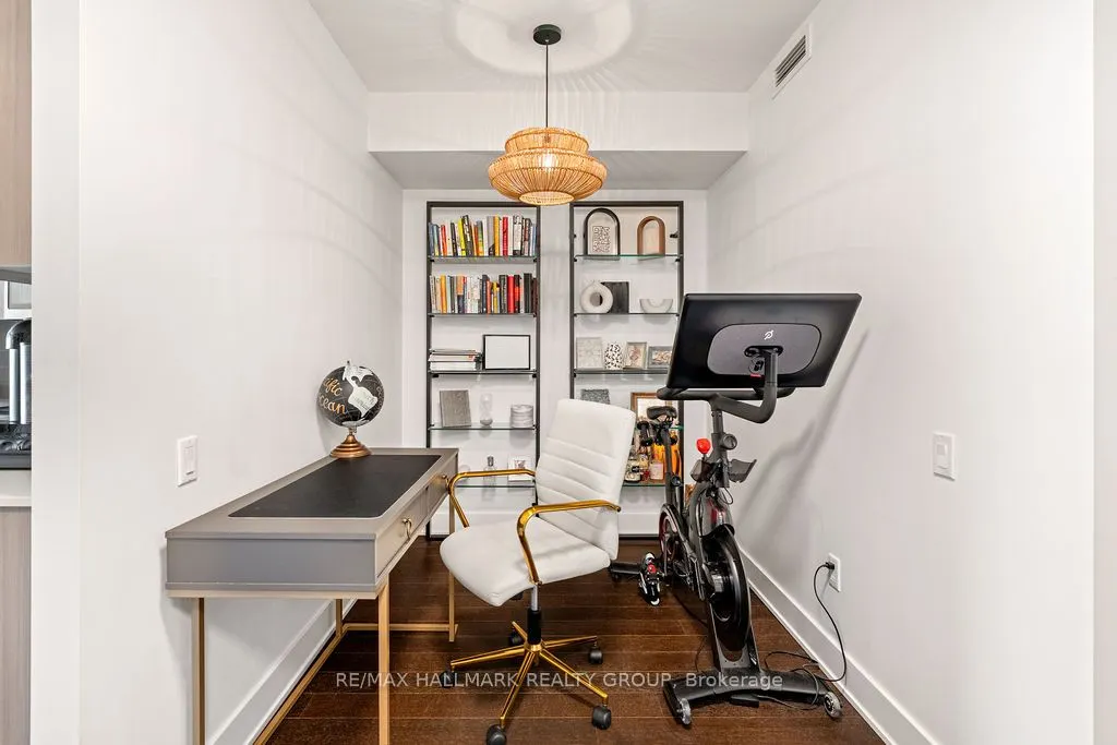 411 Mackay Street, #401