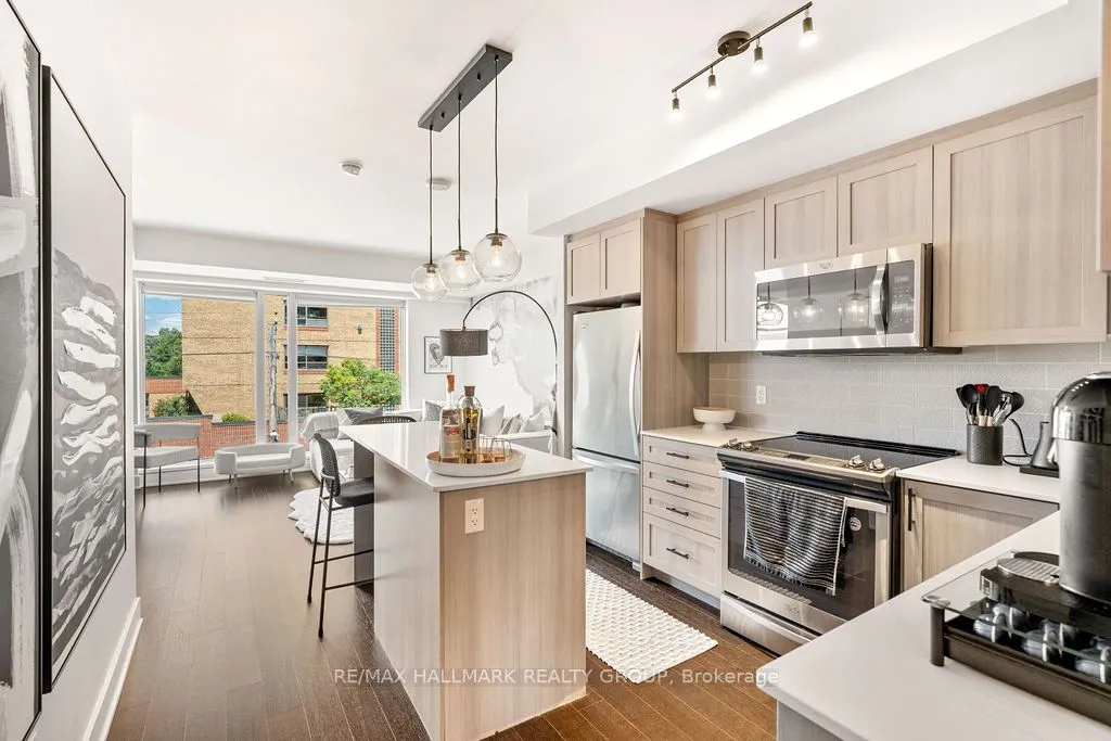 411 Mackay Street, #401