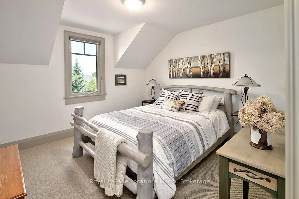 376 Sunset Boulevard