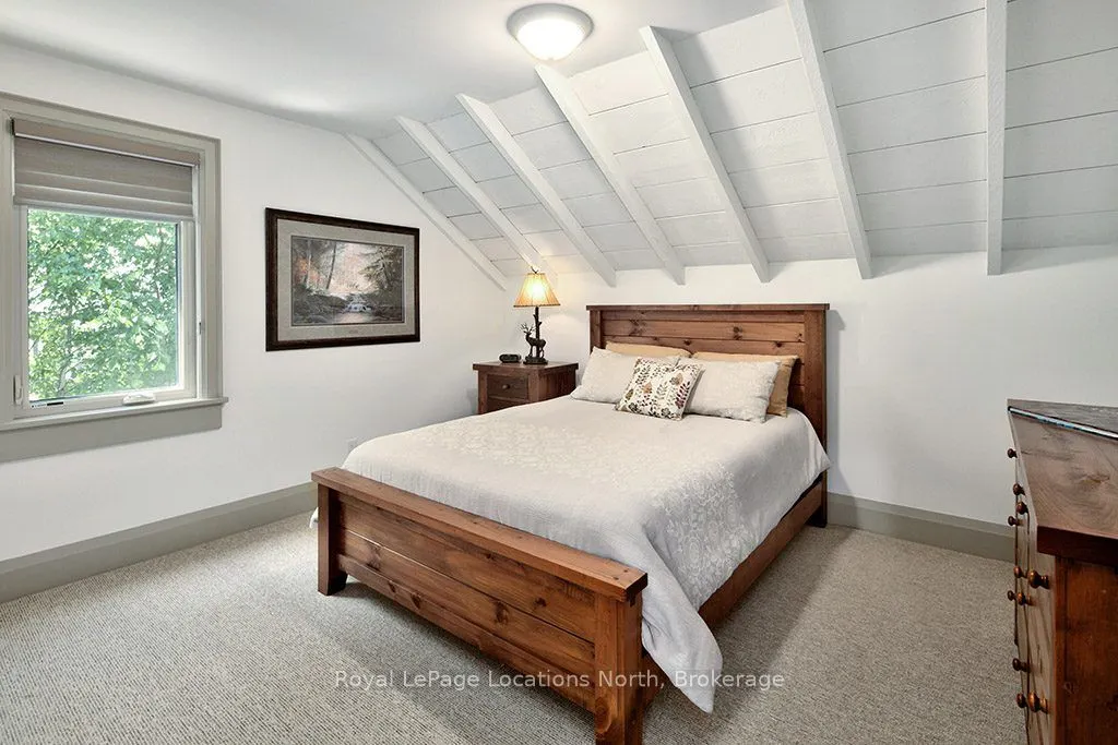 376 Sunset Boulevard