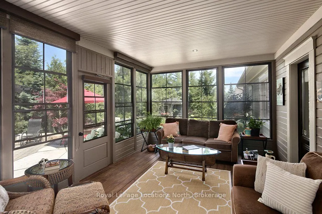 376 Sunset Boulevard