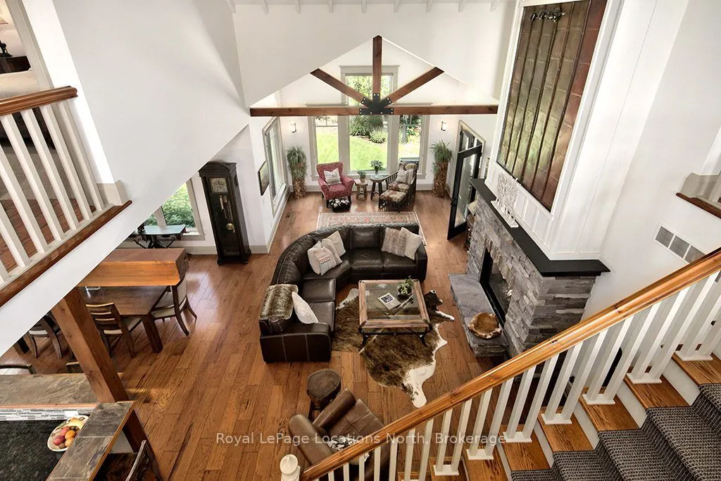 376 Sunset Boulevard