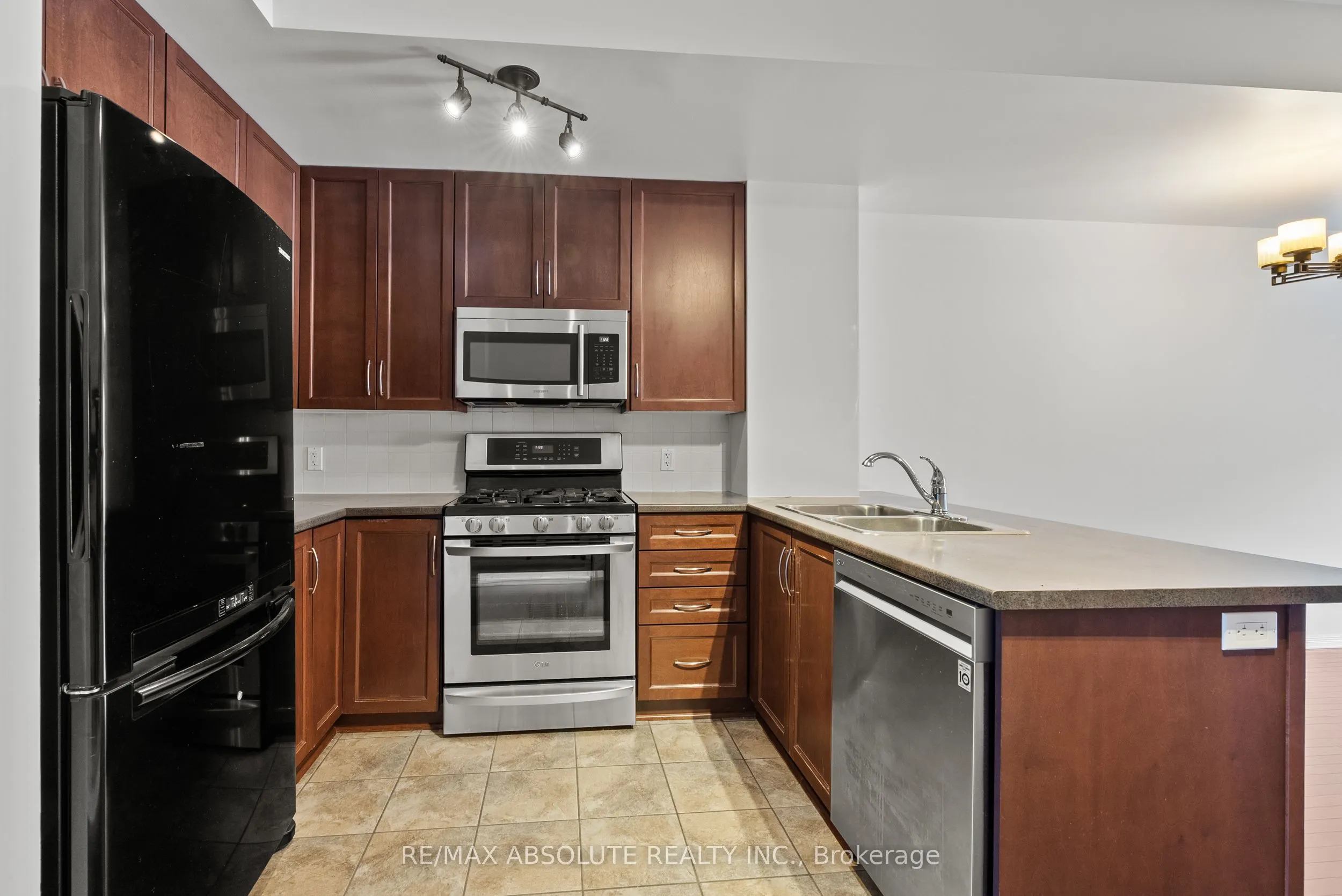 29 Jardin Private, #311