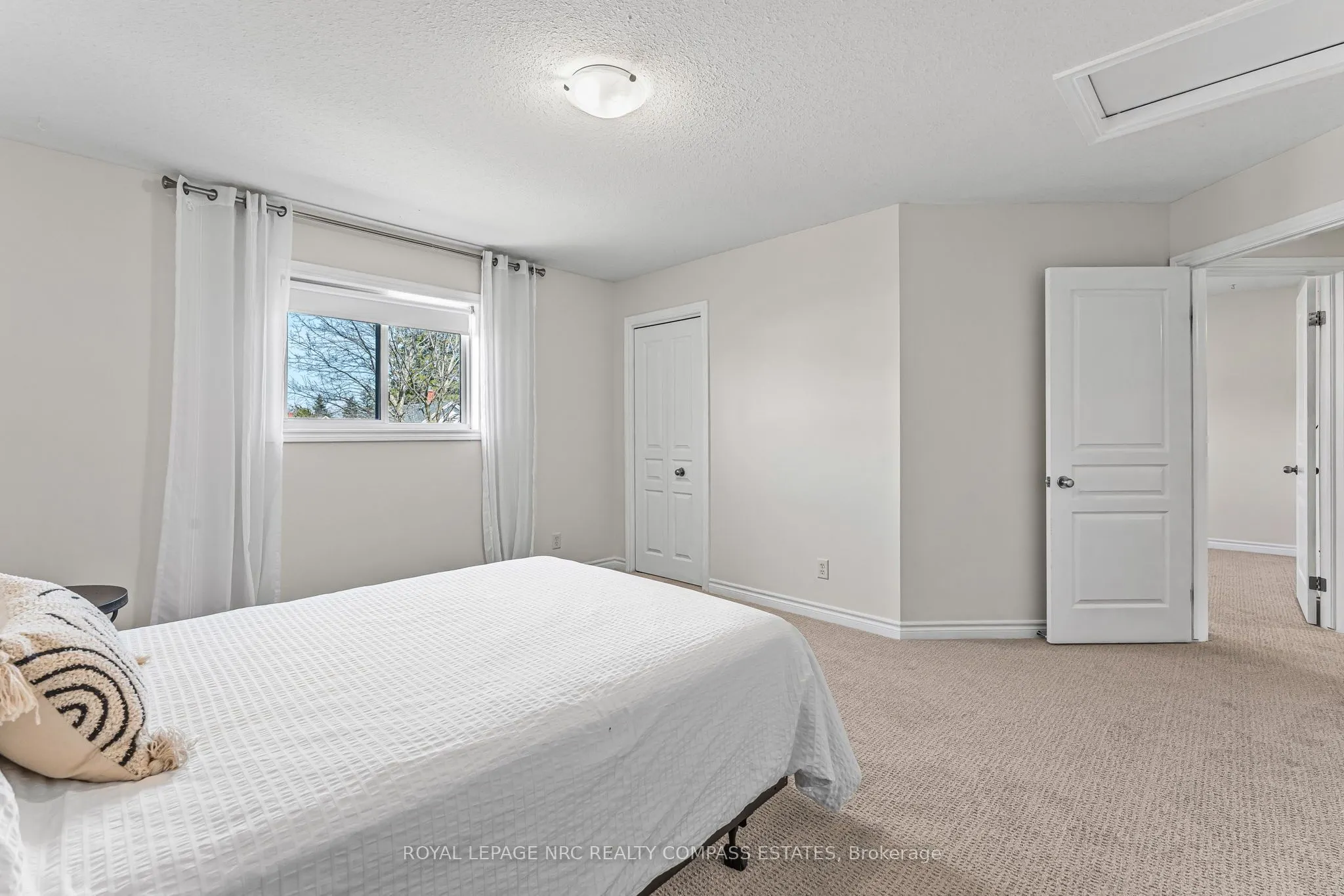 41 Broadway Avenue, #4