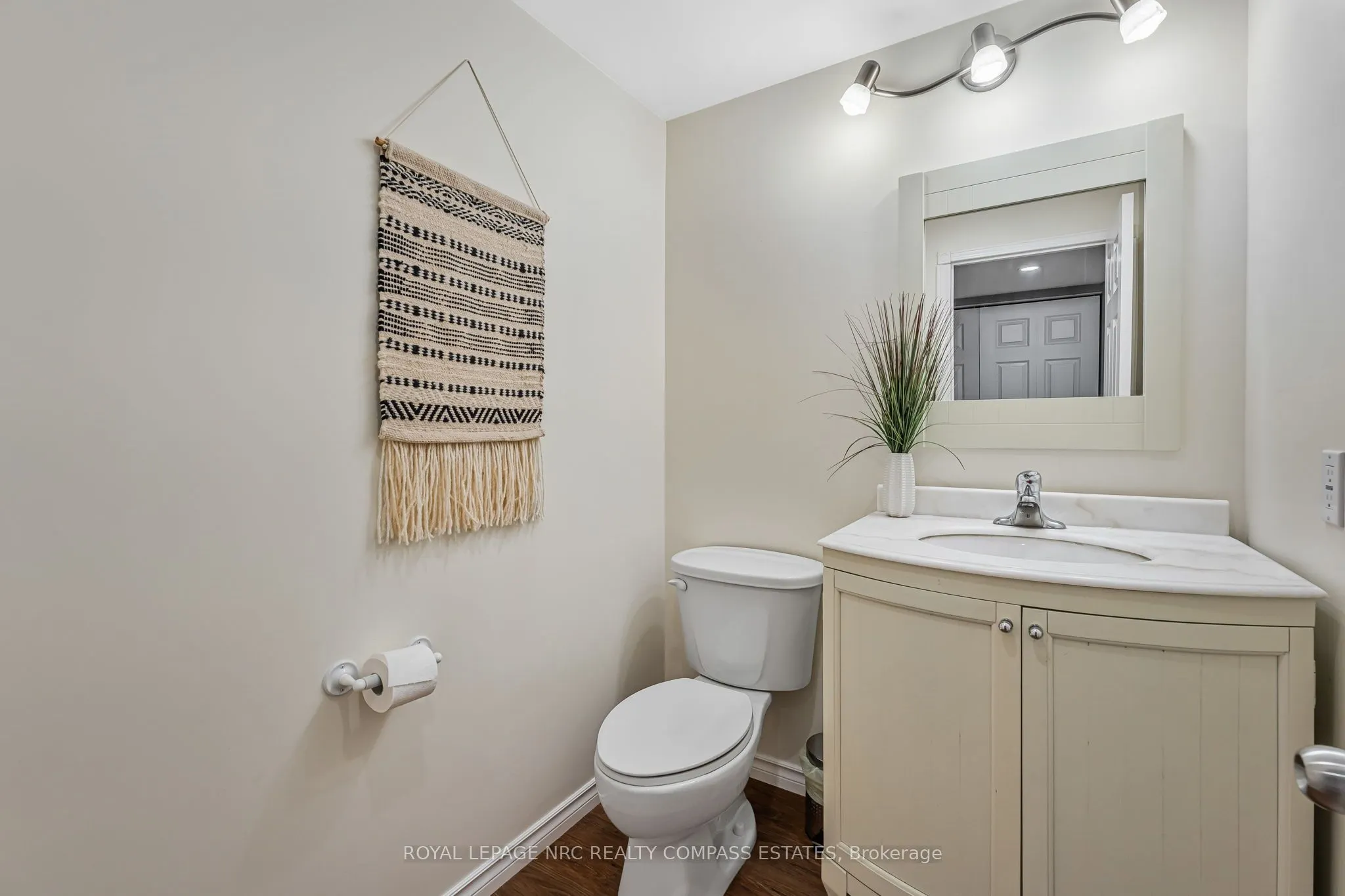 41 Broadway Avenue, #4