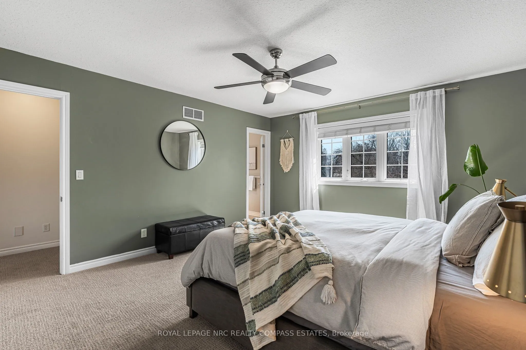 41 Broadway Avenue, #4