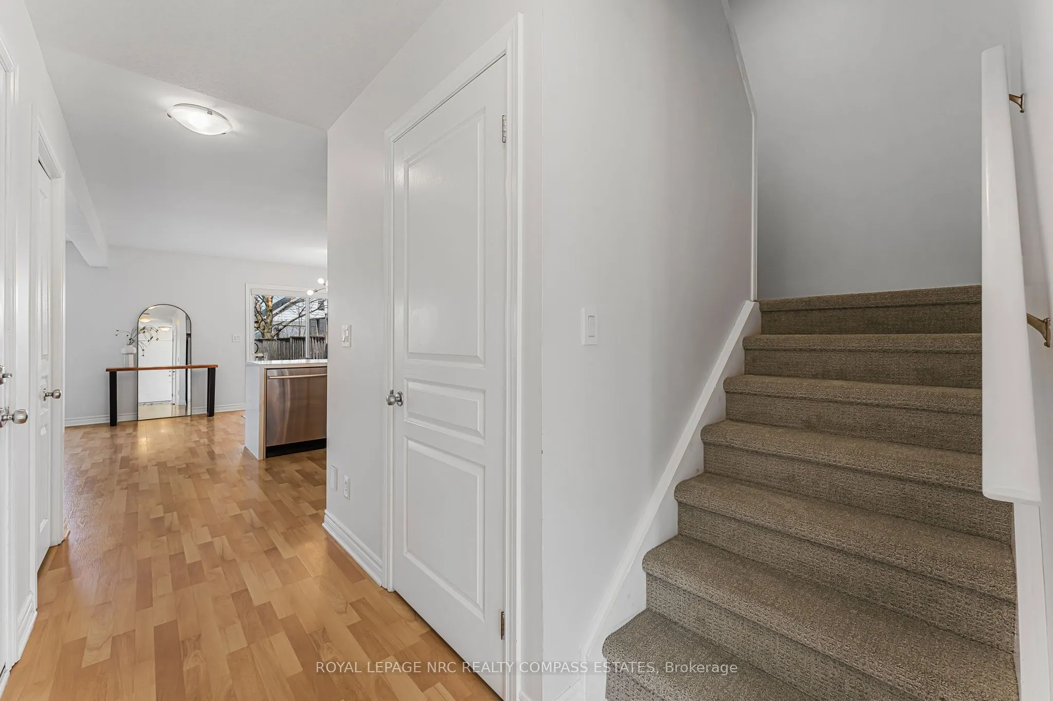 41 Broadway Avenue, #4