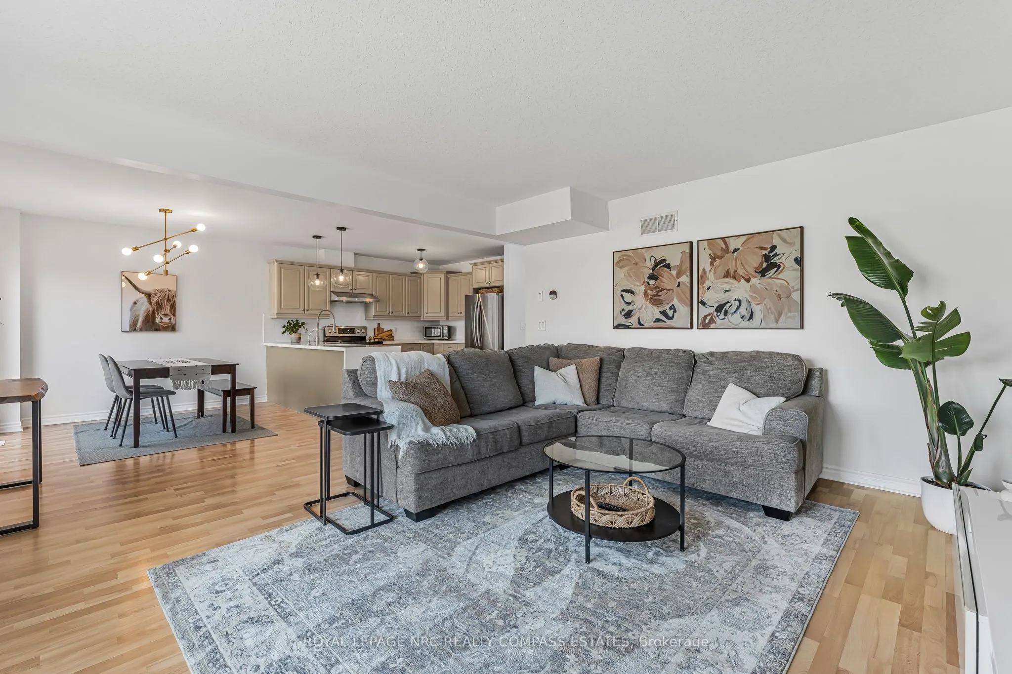 41 Broadway Avenue, #4