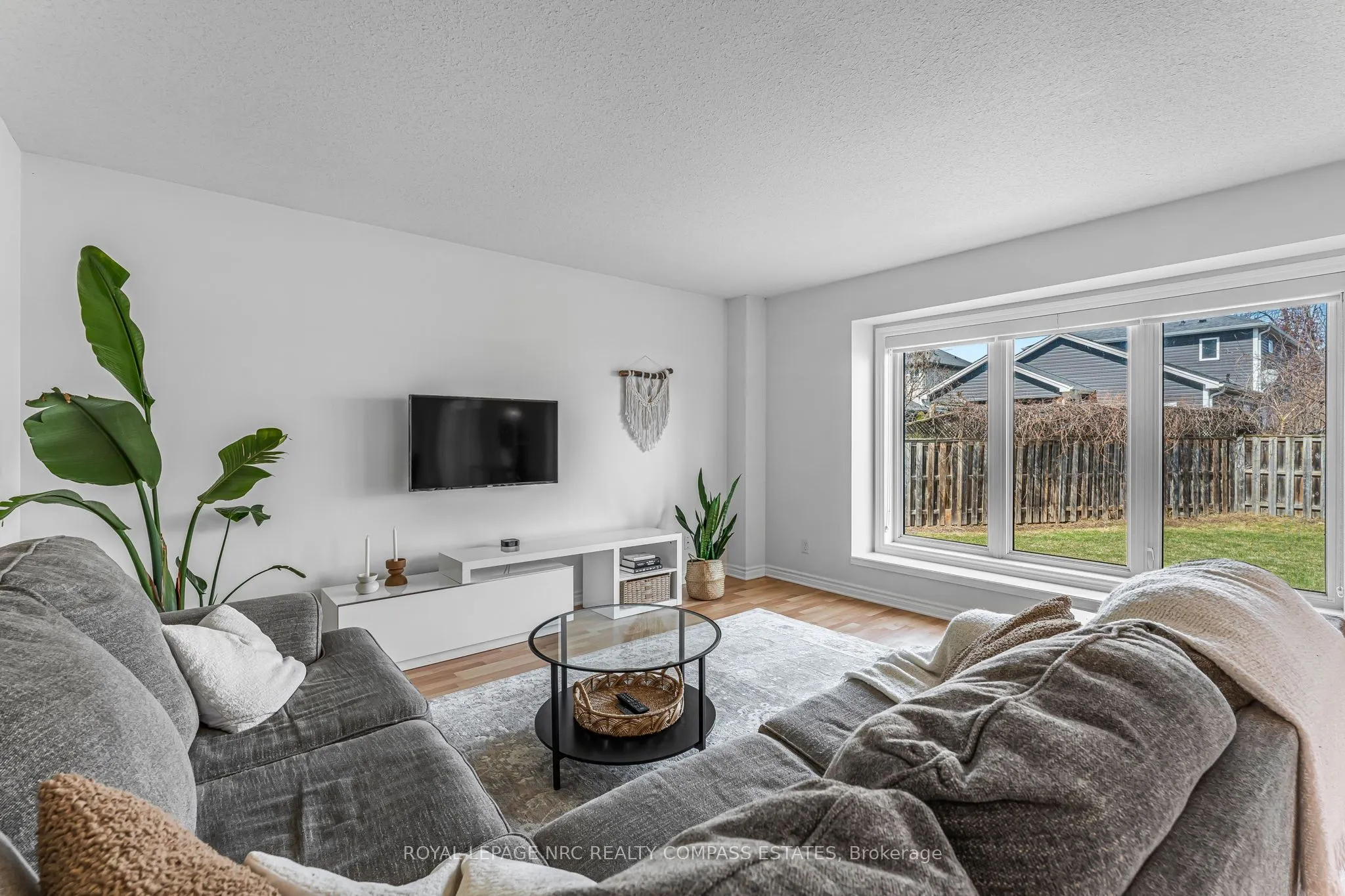 41 Broadway Avenue, #4
