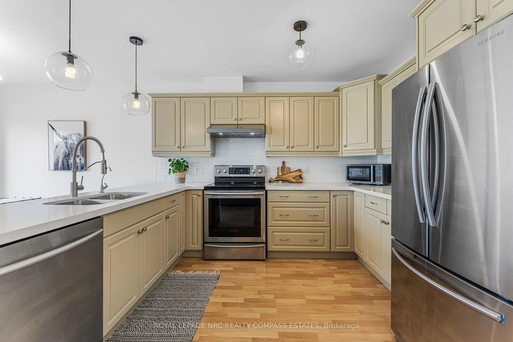 41 Broadway Avenue, #4