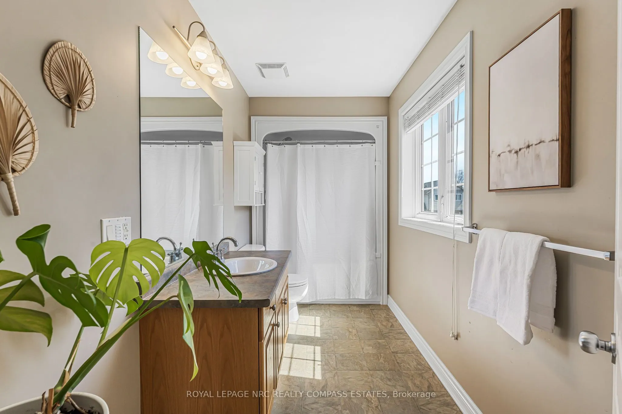 41 Broadway Avenue, #4