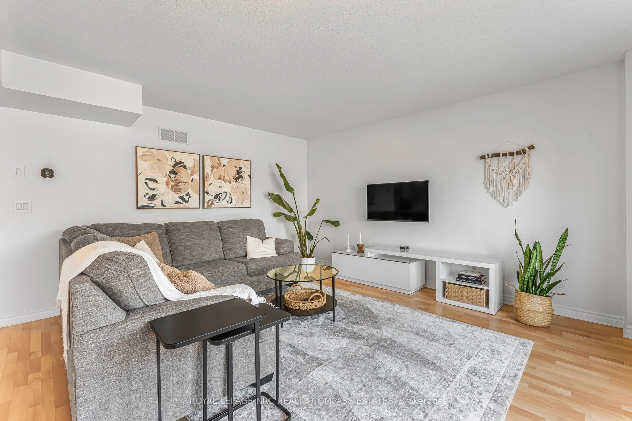 41 Broadway Avenue, #4