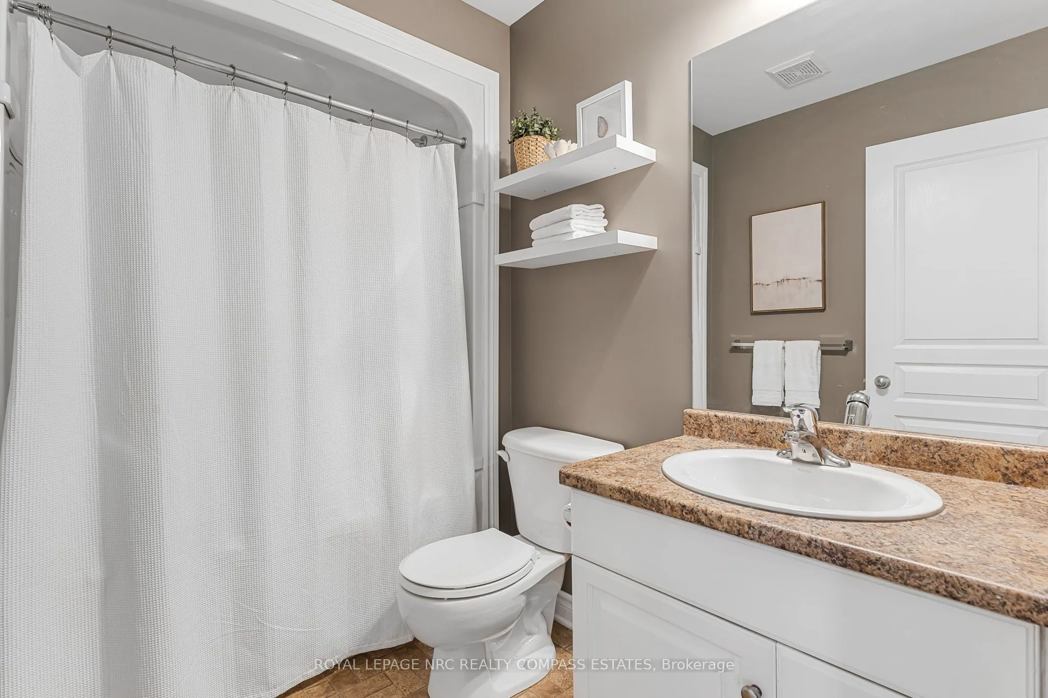 41 Broadway Avenue, #4