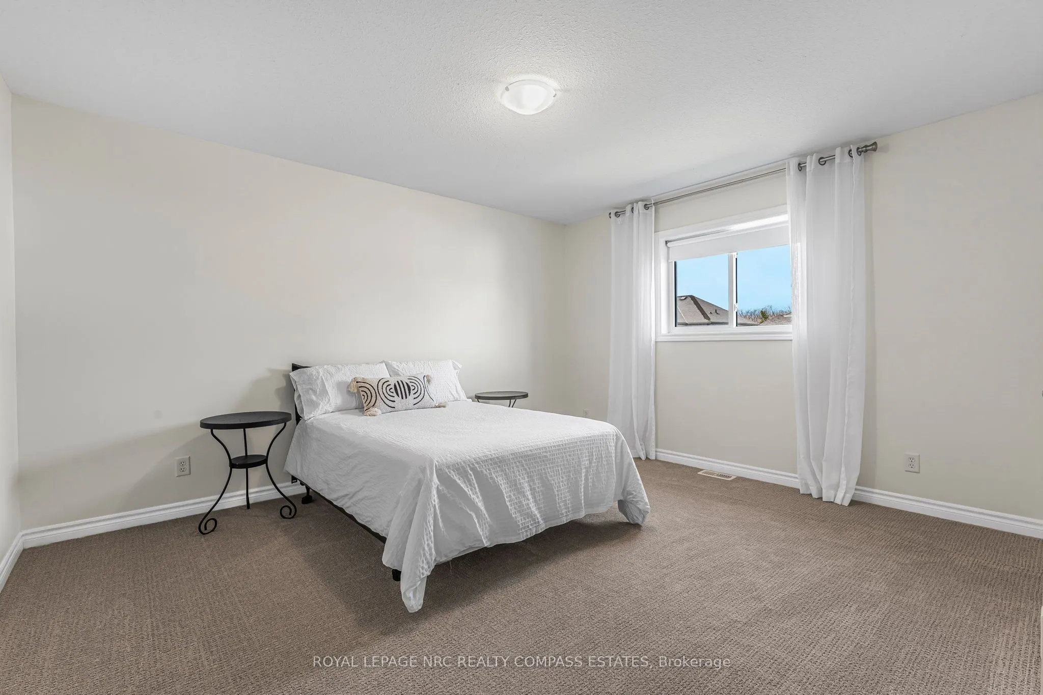 41 Broadway Avenue, #4