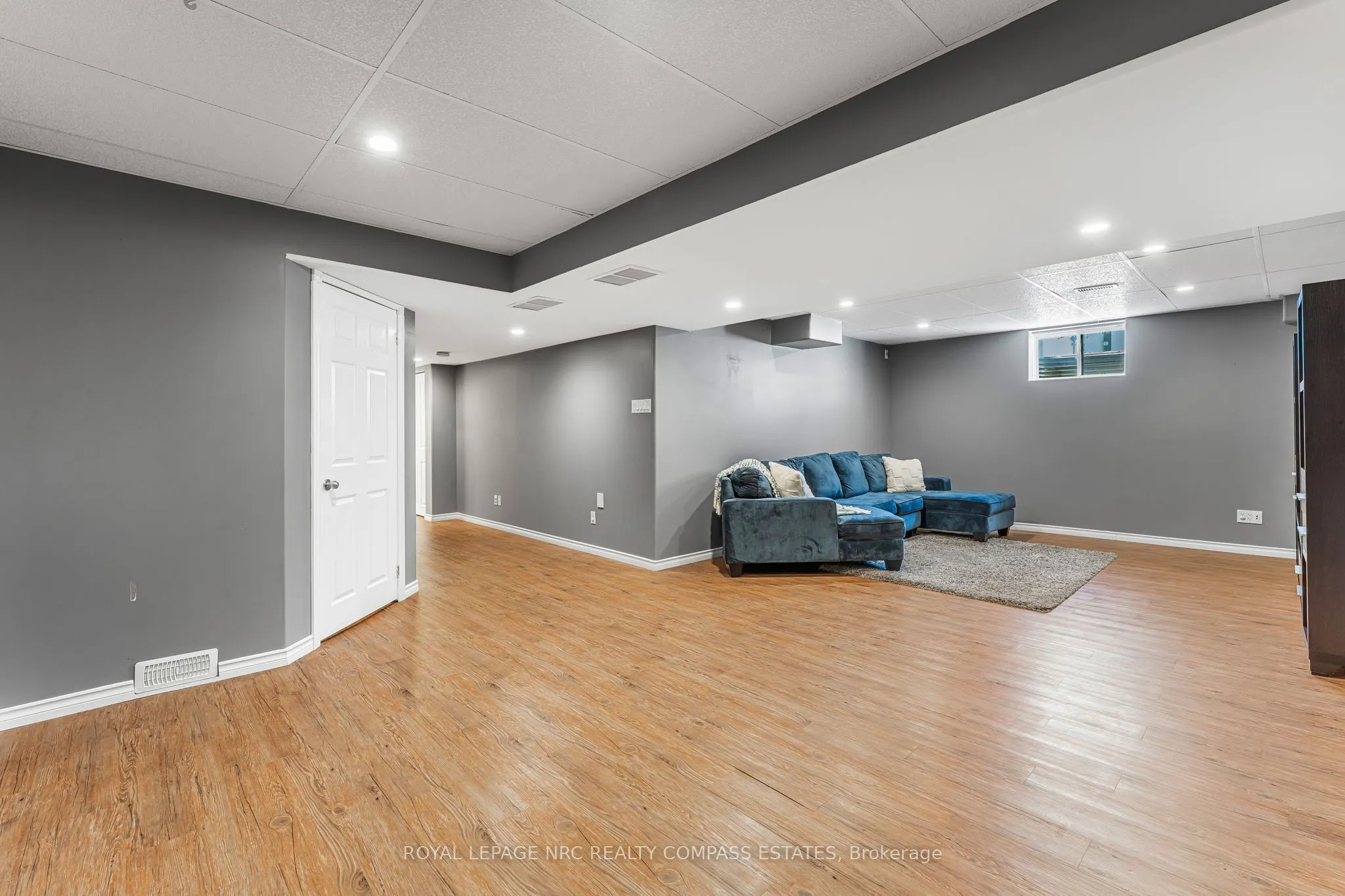 41 Broadway Avenue, #4