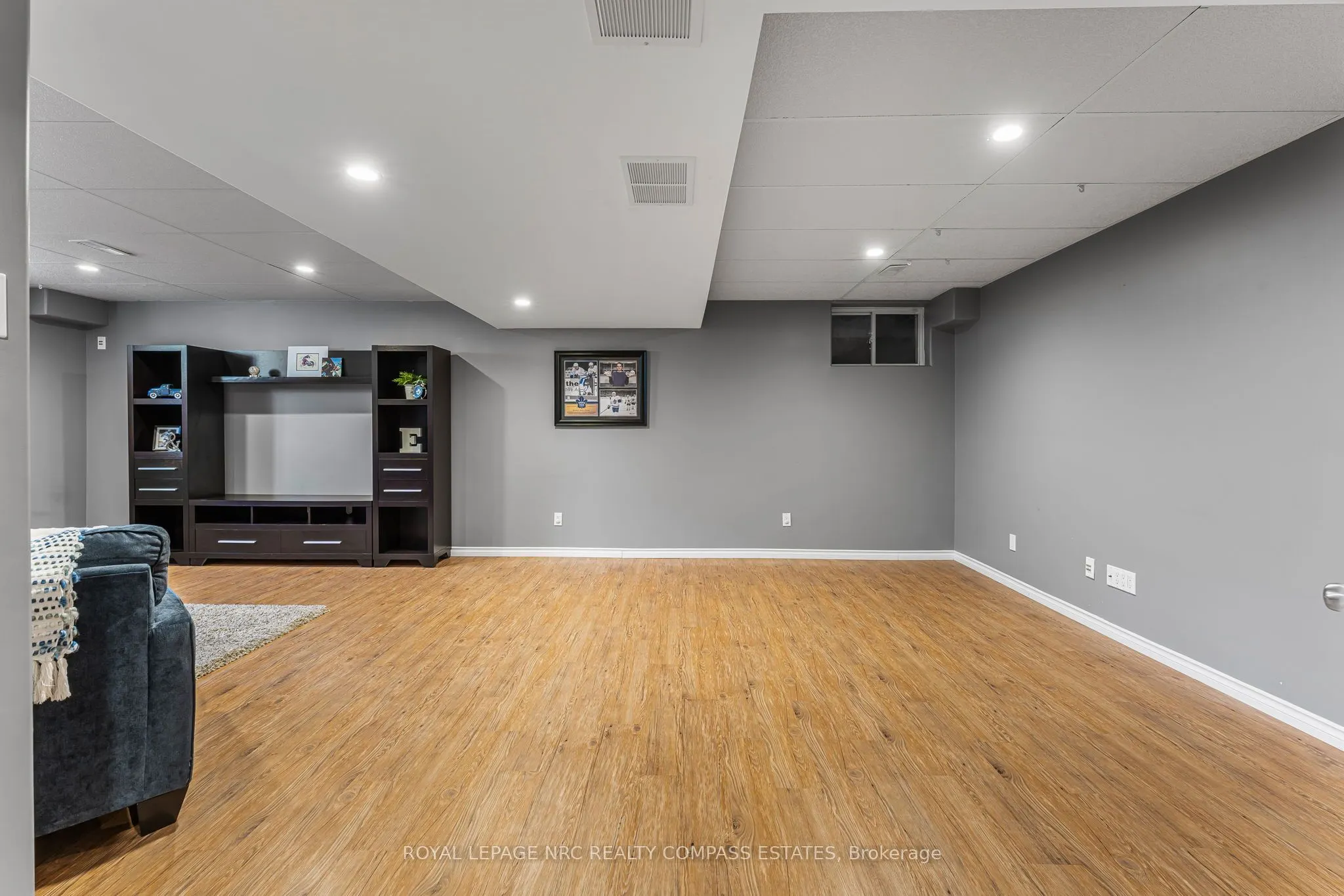 41 Broadway Avenue, #4