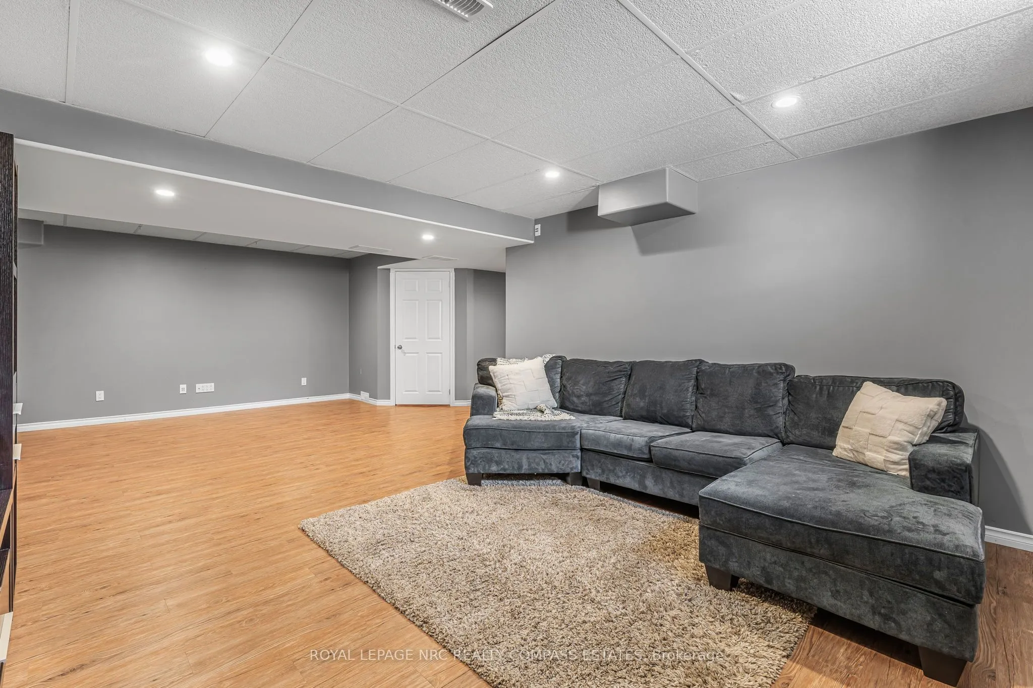 41 Broadway Avenue, #4