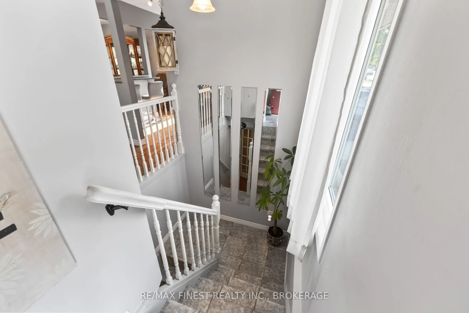 984 Lincoln Drive