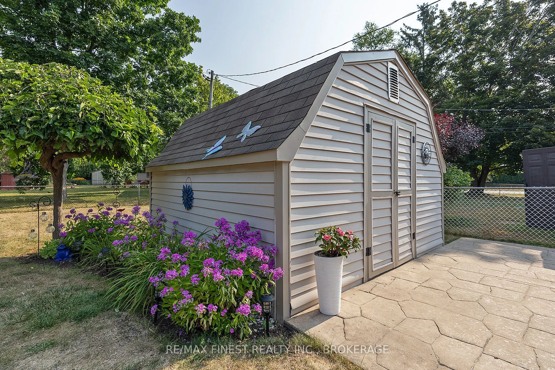 984 Lincoln Drive