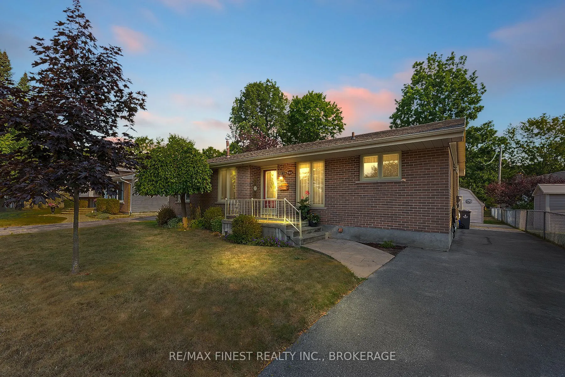 984 Lincoln Drive