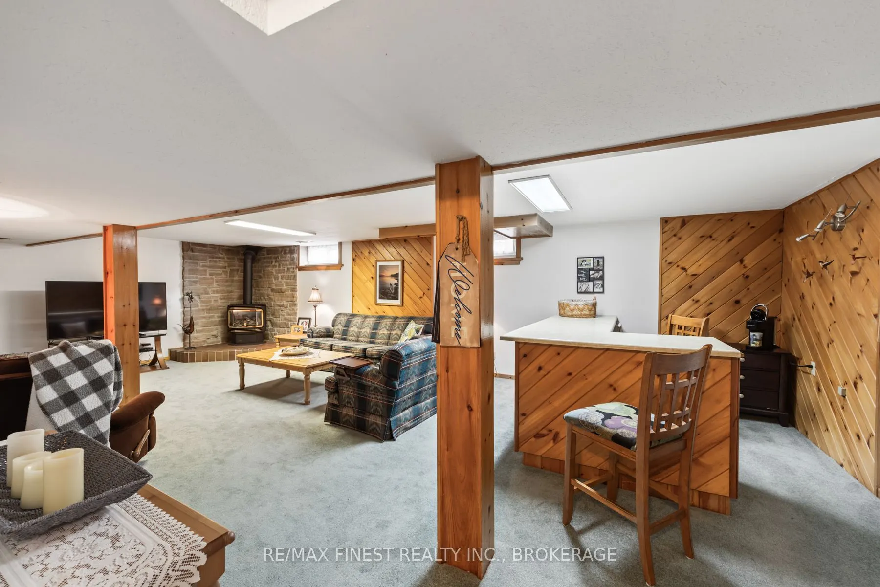 984 Lincoln Drive