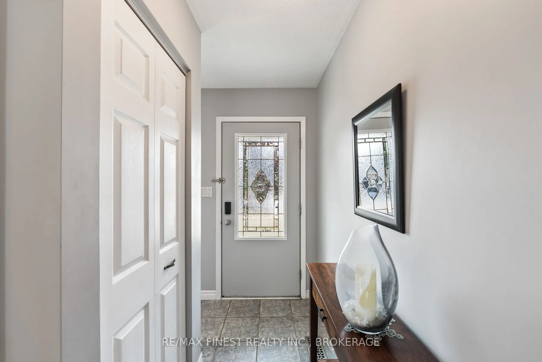 984 Lincoln Drive