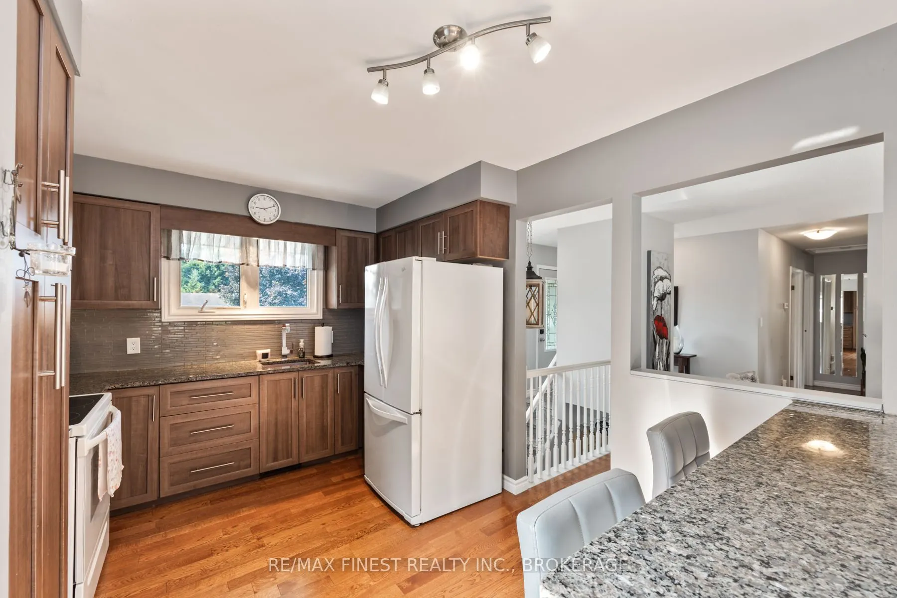 984 Lincoln Drive