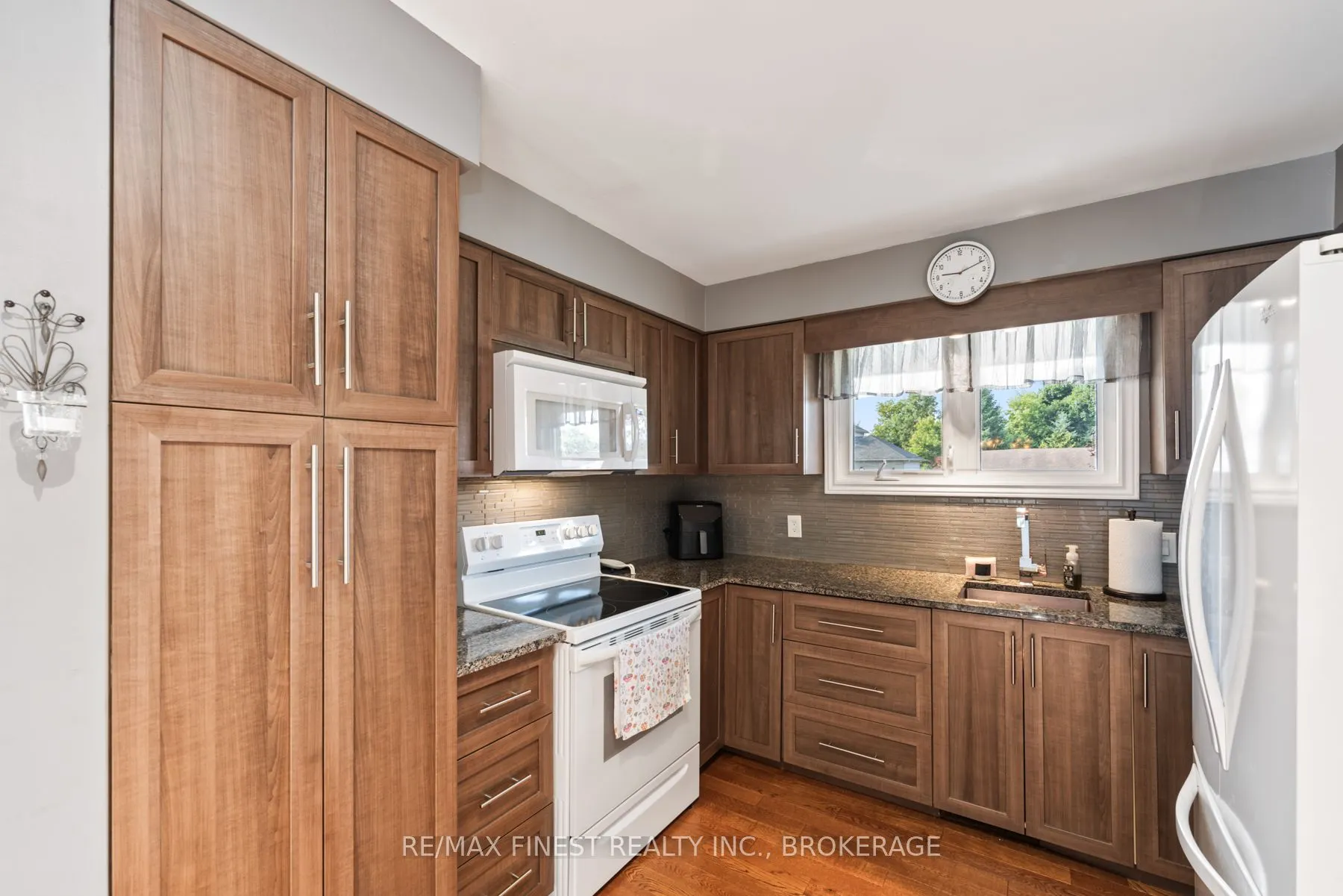 984 Lincoln Drive