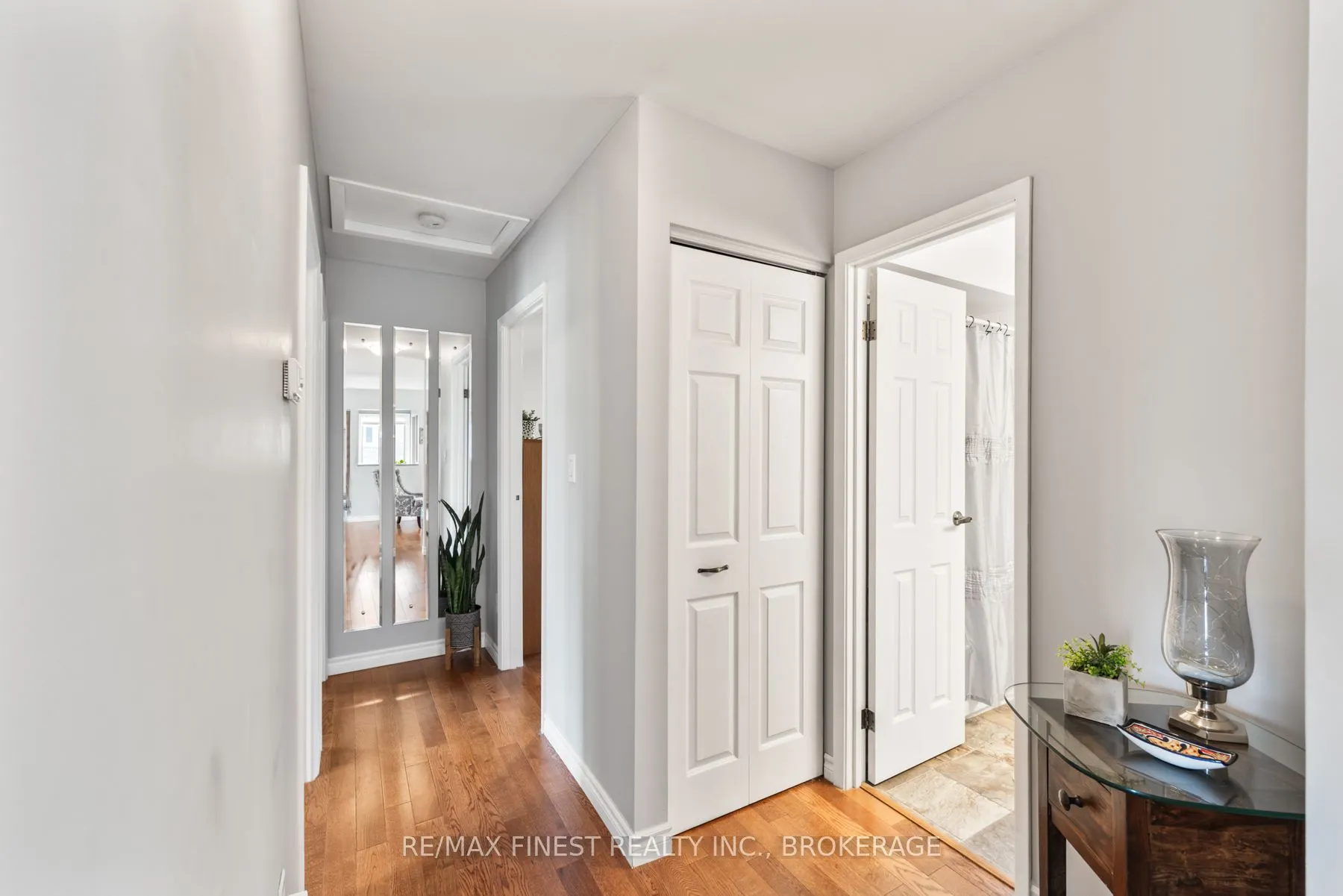 984 Lincoln Drive