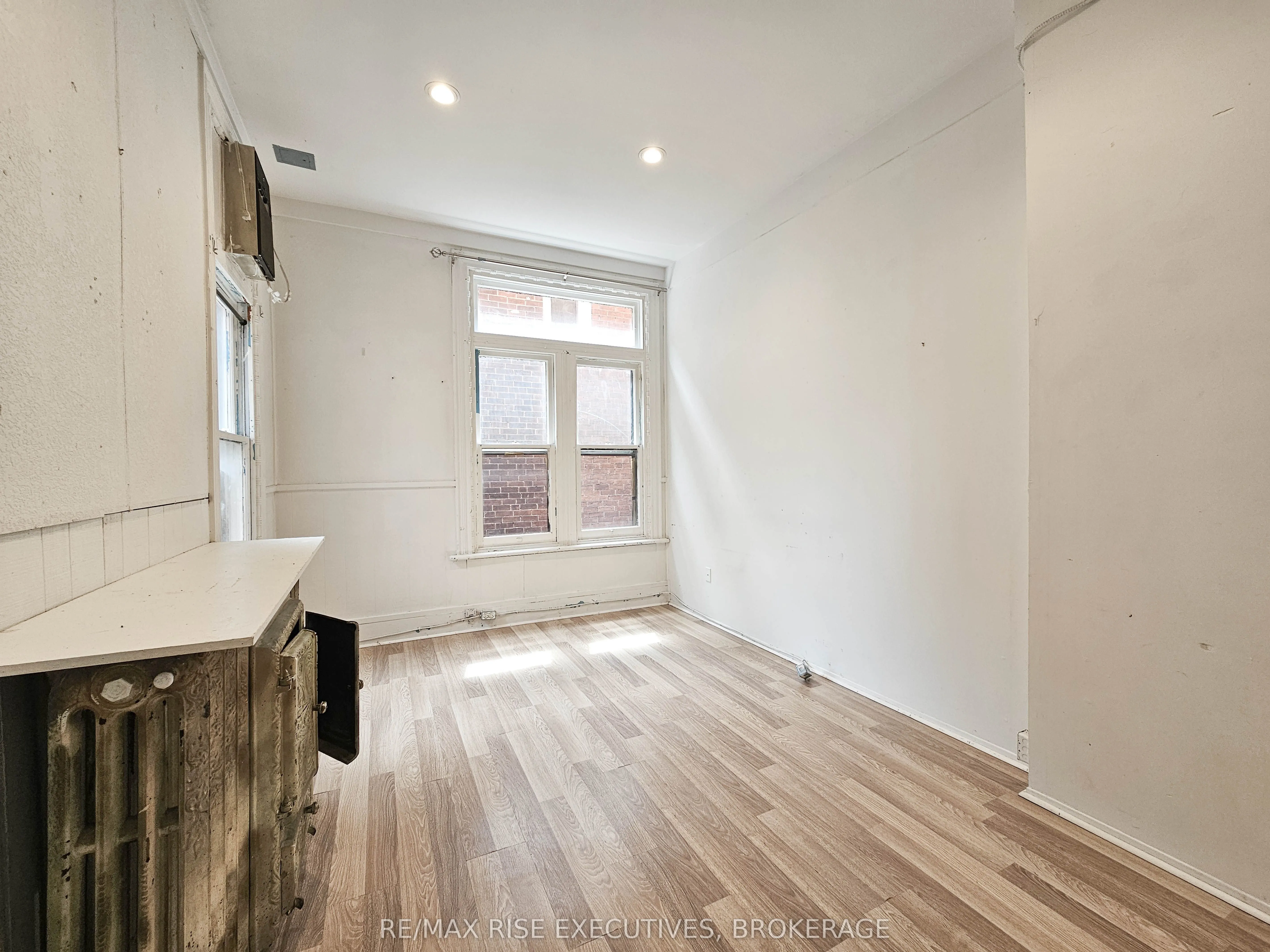 307 Alfred Street