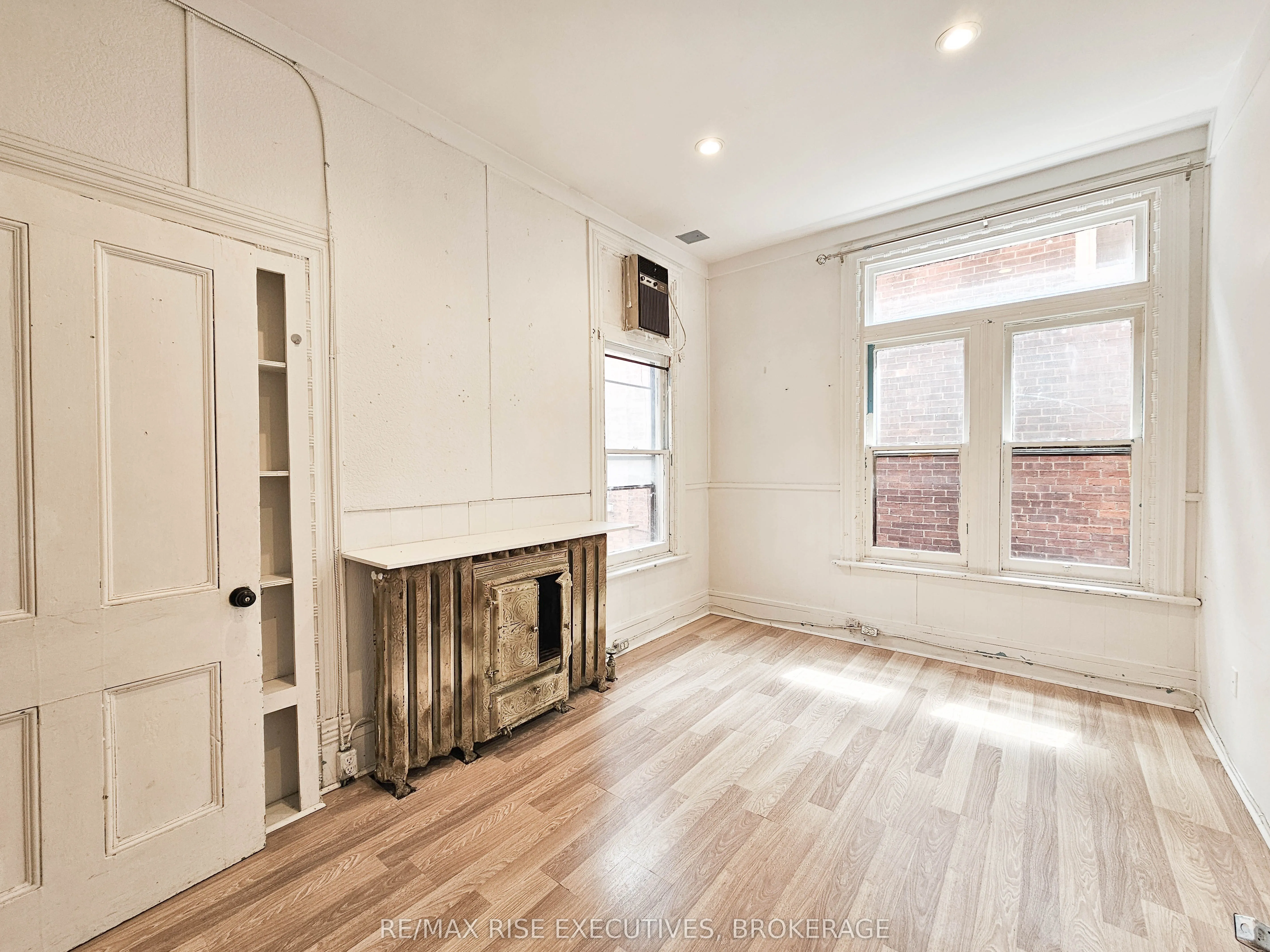 307 Alfred Street