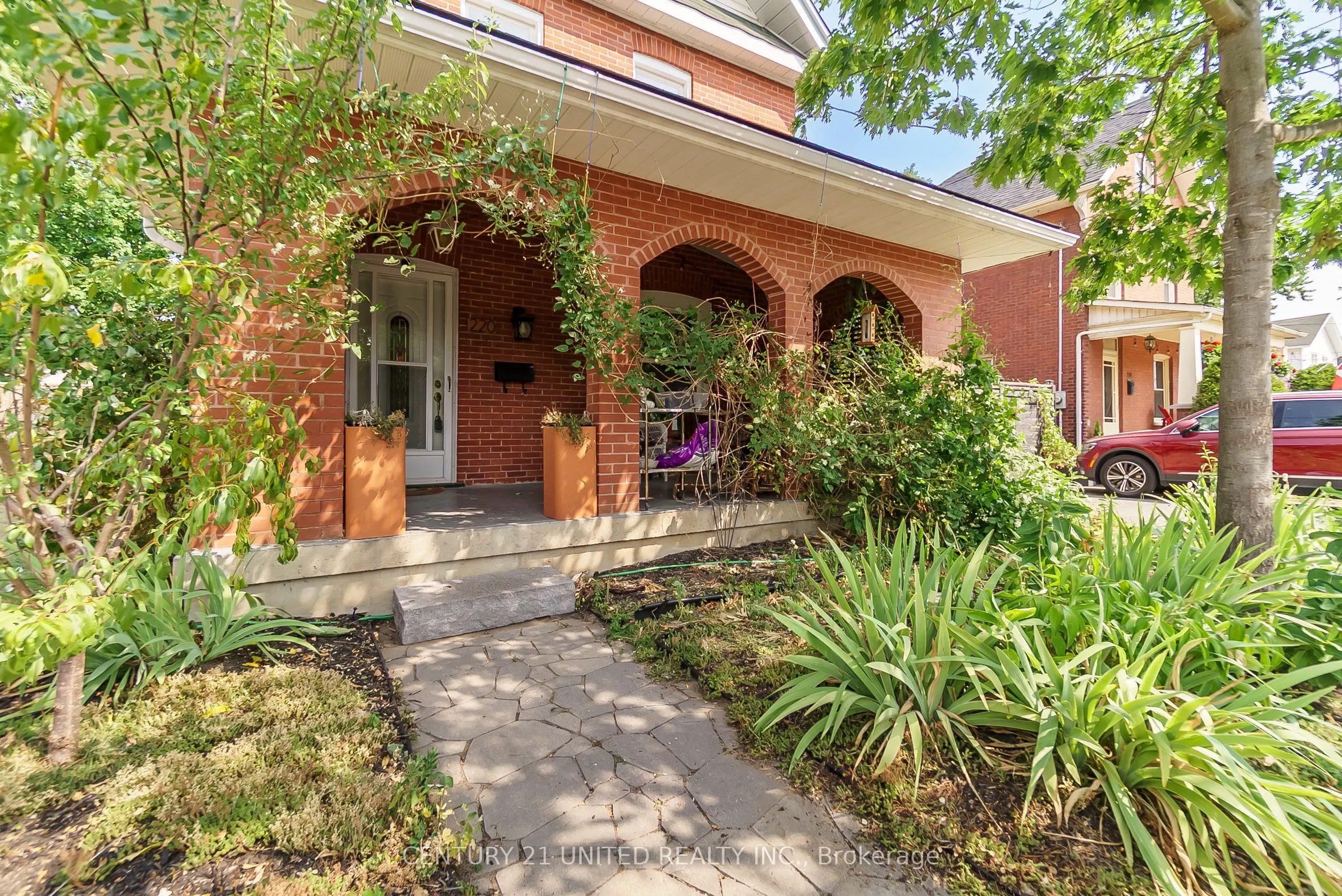 220 King George Street