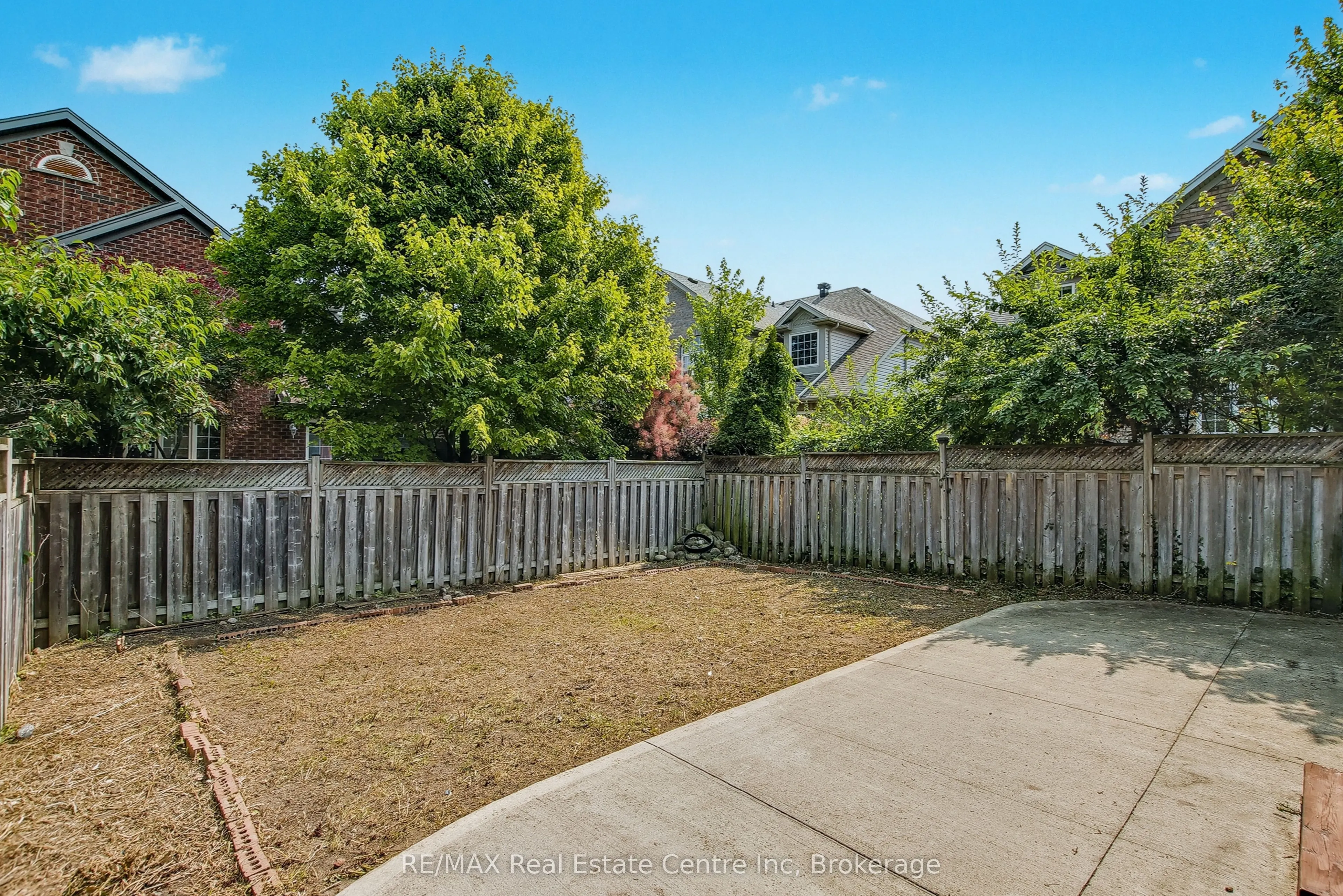 46 Sinclair Street S