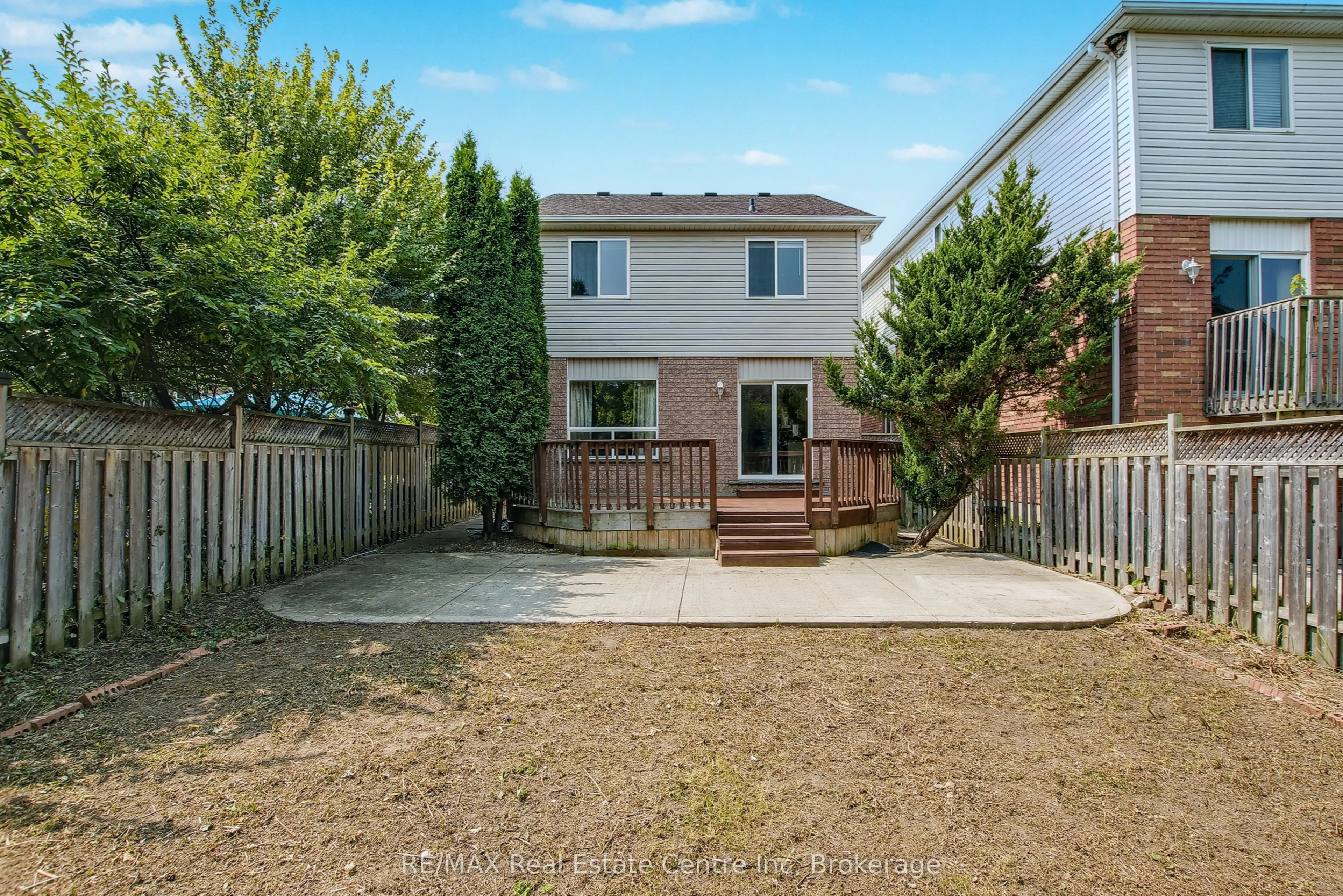 46 Sinclair Street S